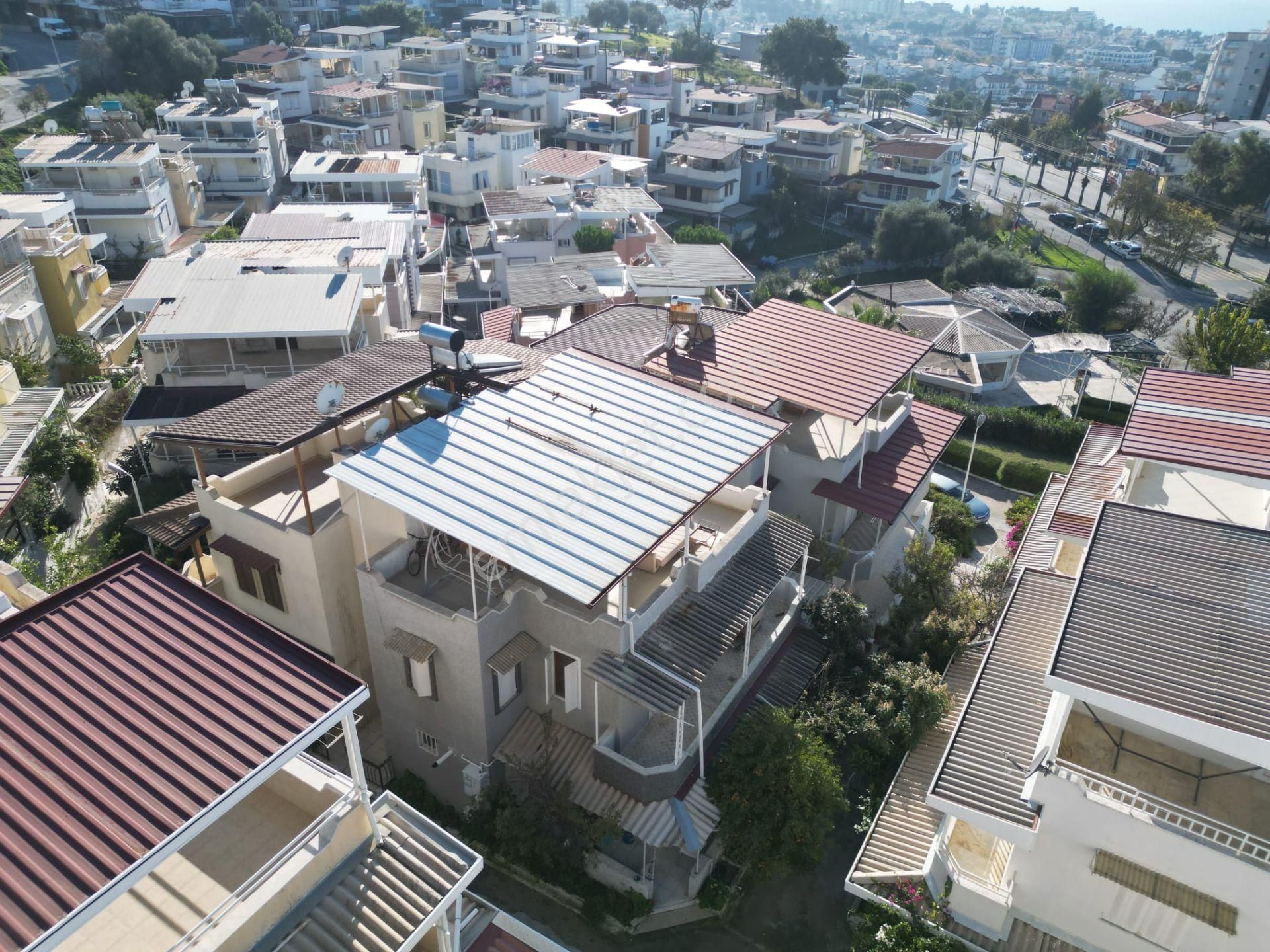 Merkezi Konumda Deniz Manzaralı Fırsat Villa - Görsel 3