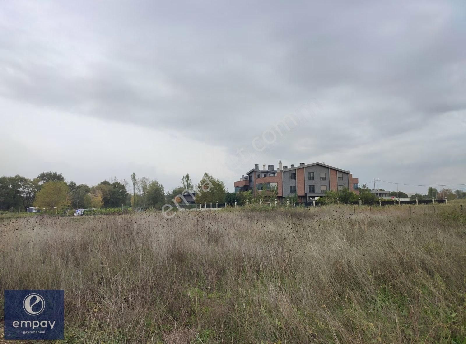 Empay Gayrimenkul'den Nilüferköy'de Satılık Köşe Parsel Arsa