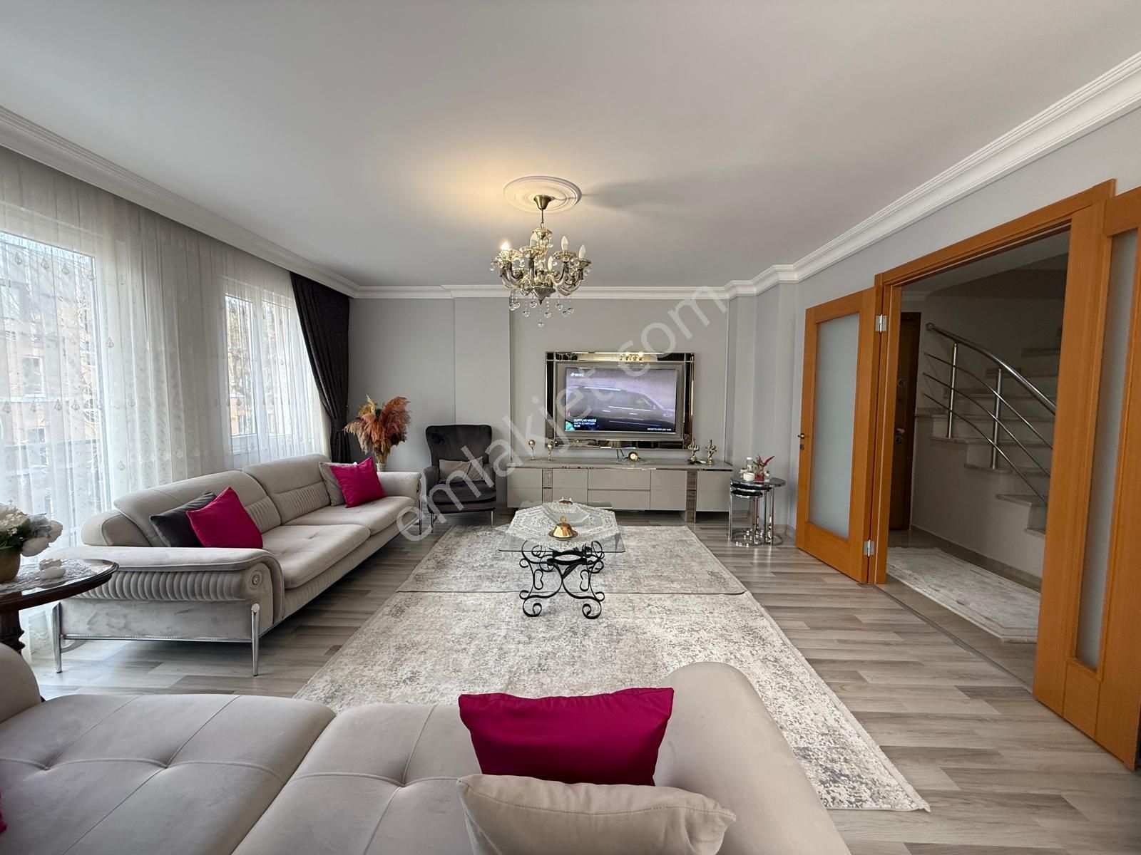 Bahçelievler Merkez'de 9 Yıllık Binada 3+2 Ön Cephe Dubleks - Görsel 3