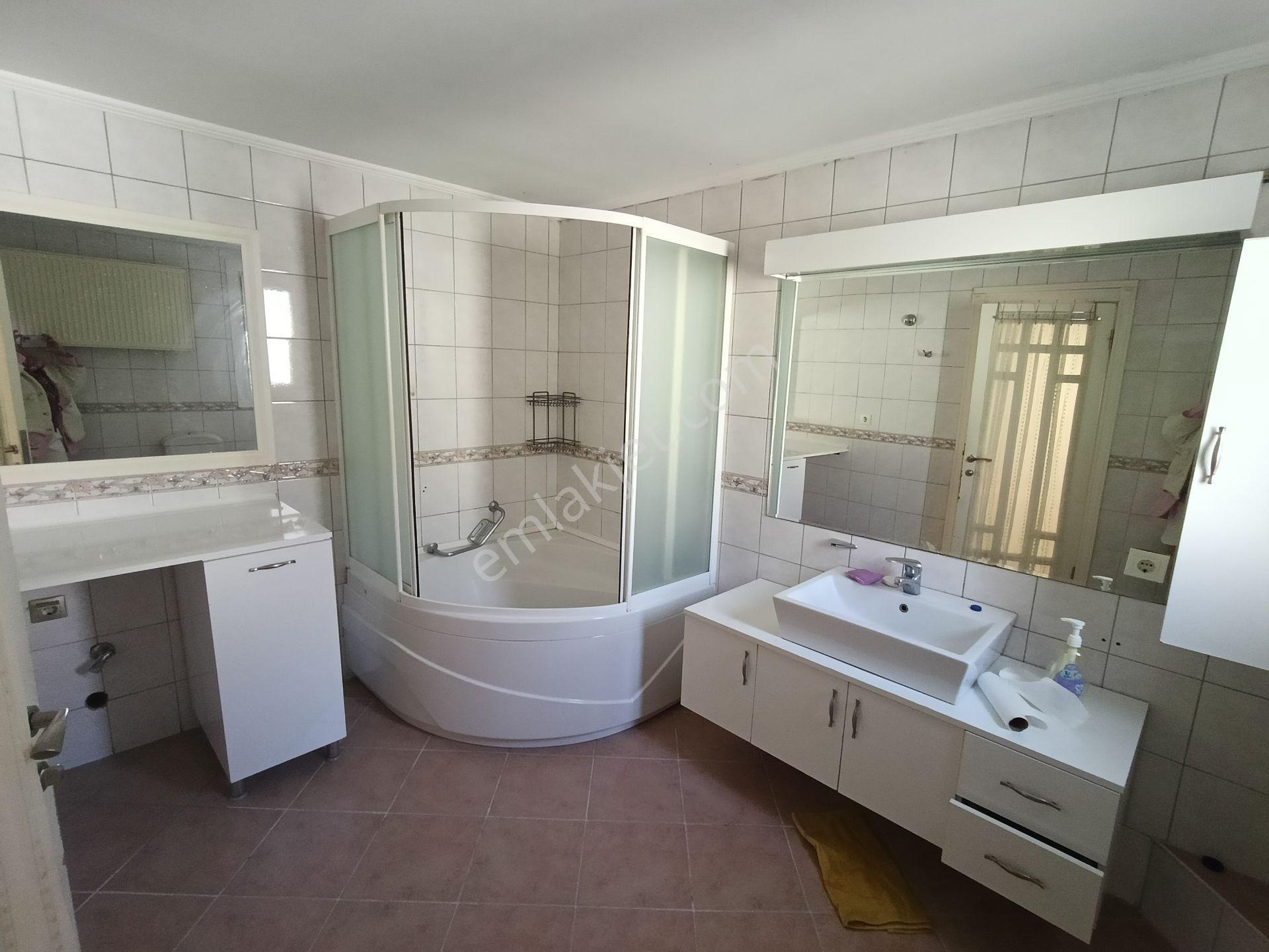 Polat Livedan Koru Beyazgül Sit.de Bakımlı Tripleks Köşe Villa - Görsel 13