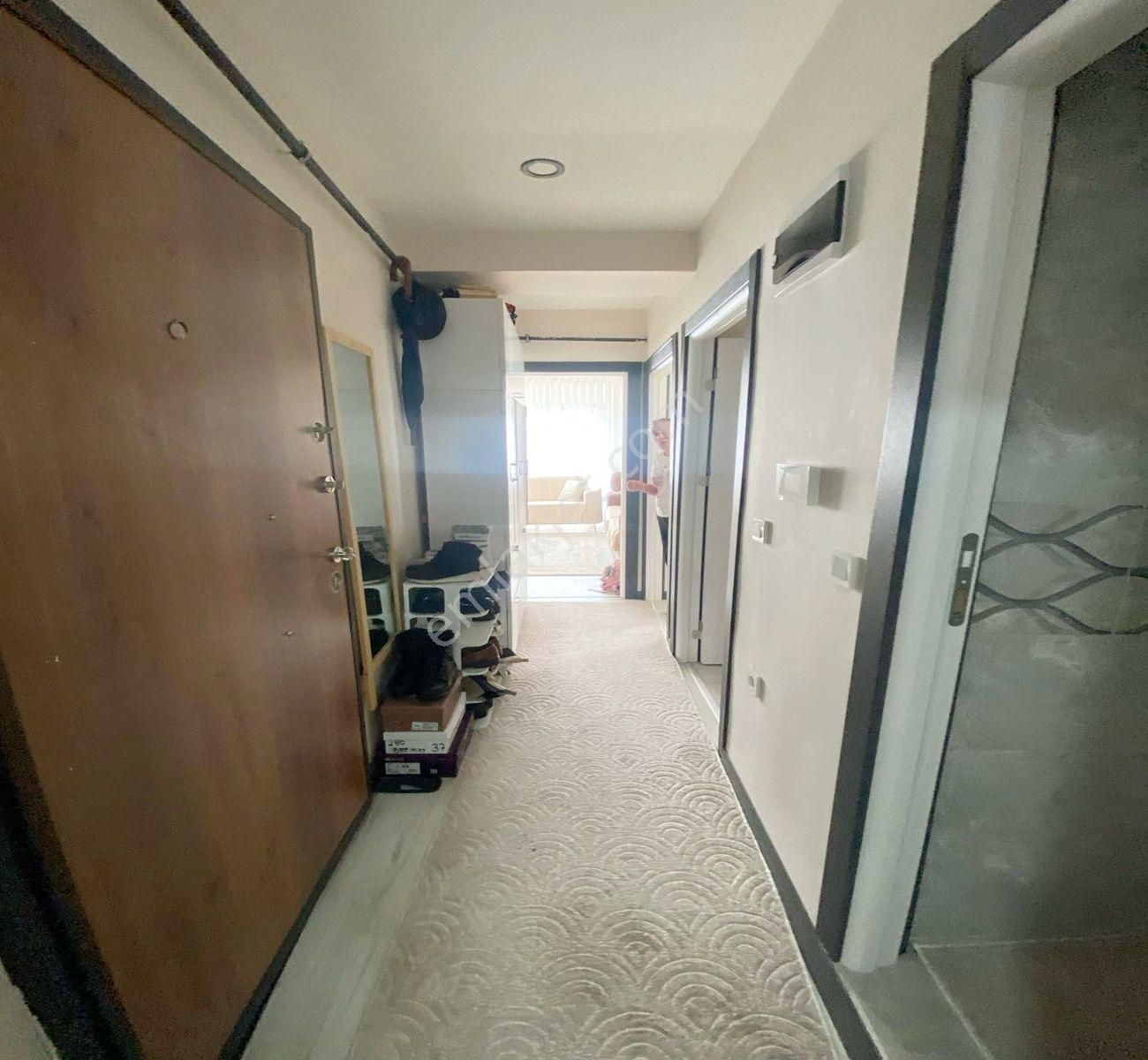 Avcılarda Merkezi Lokasyonda 2+1 Açık Otoparklı Acil Satılık - Görsel 12