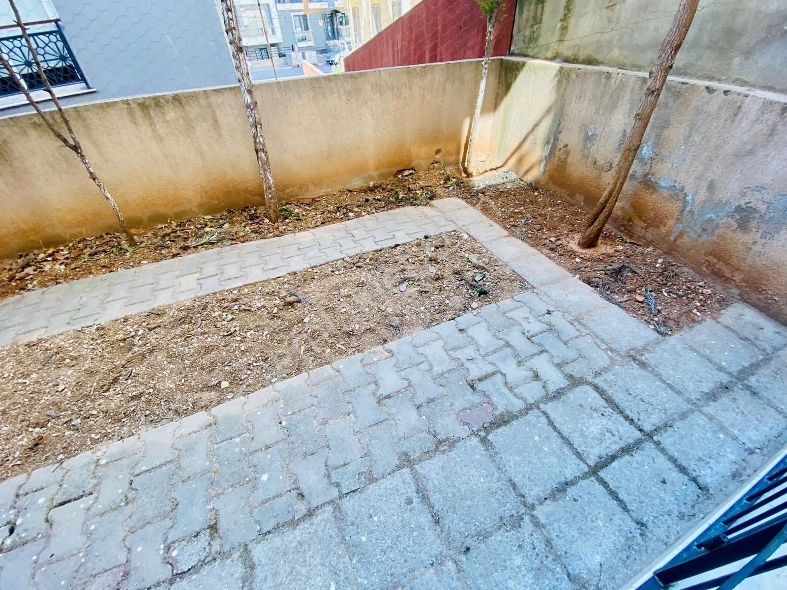 İlkev'den Buca Kuruçeşme Mahallesinde / Kampüs Ve Hasyaneye Yakın / Kiracılı / Bahçeli /1+1 - Görsel 14