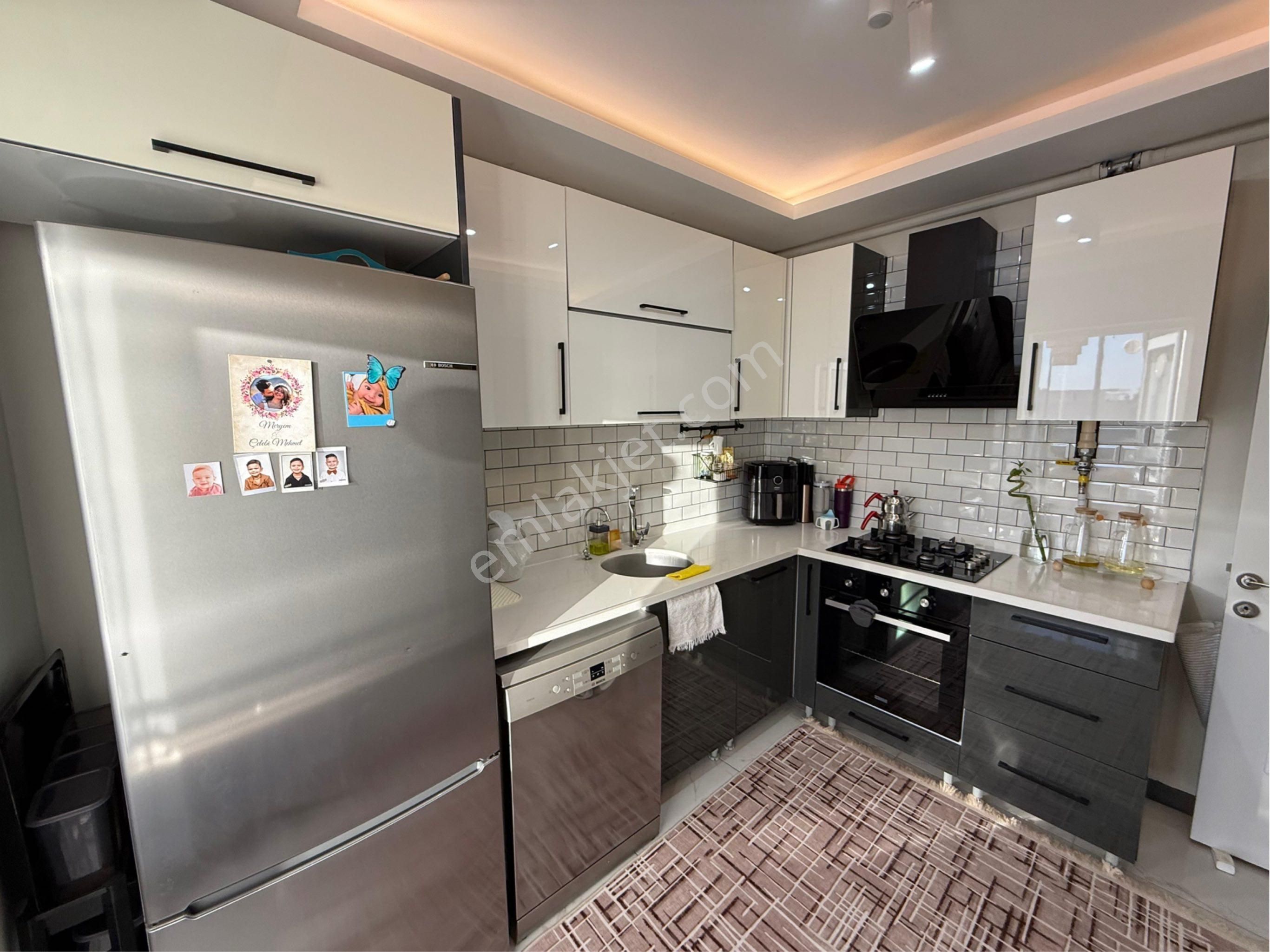 Tellidere'de/metroya Yakın/3 Yaş/3+1/k.mutfak/ç.banyo/iskanlı !! - Görsel 2