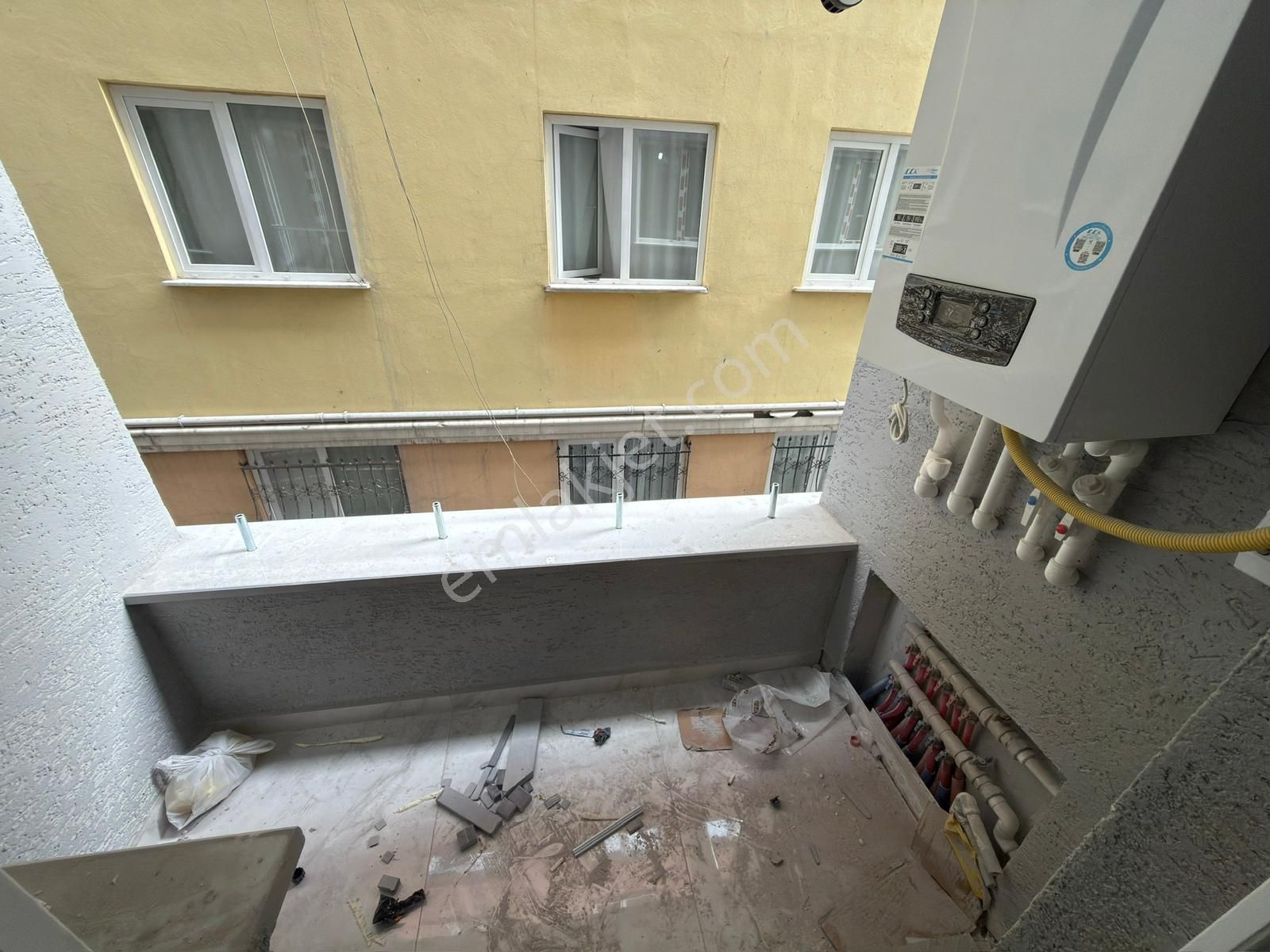 Salih Emlak 'tan Metro-metrobüs-e5 Yakını 2+1 Sıfır Daire - Görsel 13