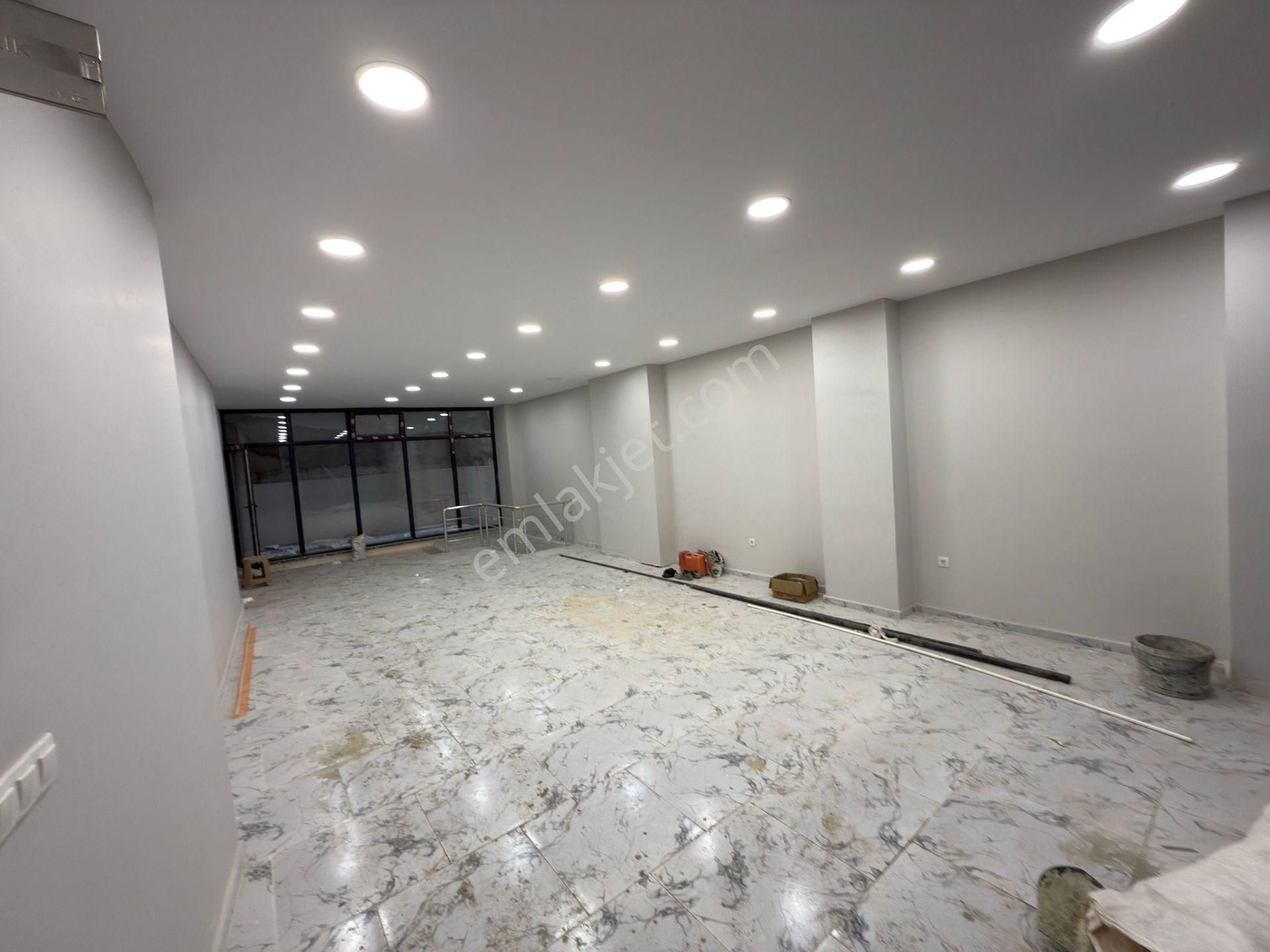 Bayrampaşa Bankalar Caddesinde Sıfır 180 M2 Depolu Dükkan - Görsel 2