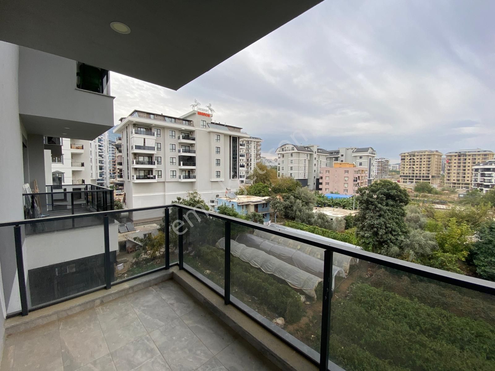 Mahmutlarda İskanı Hazır Denize 700m Satılık 1+1 Sıfır Daire - Görsel 16