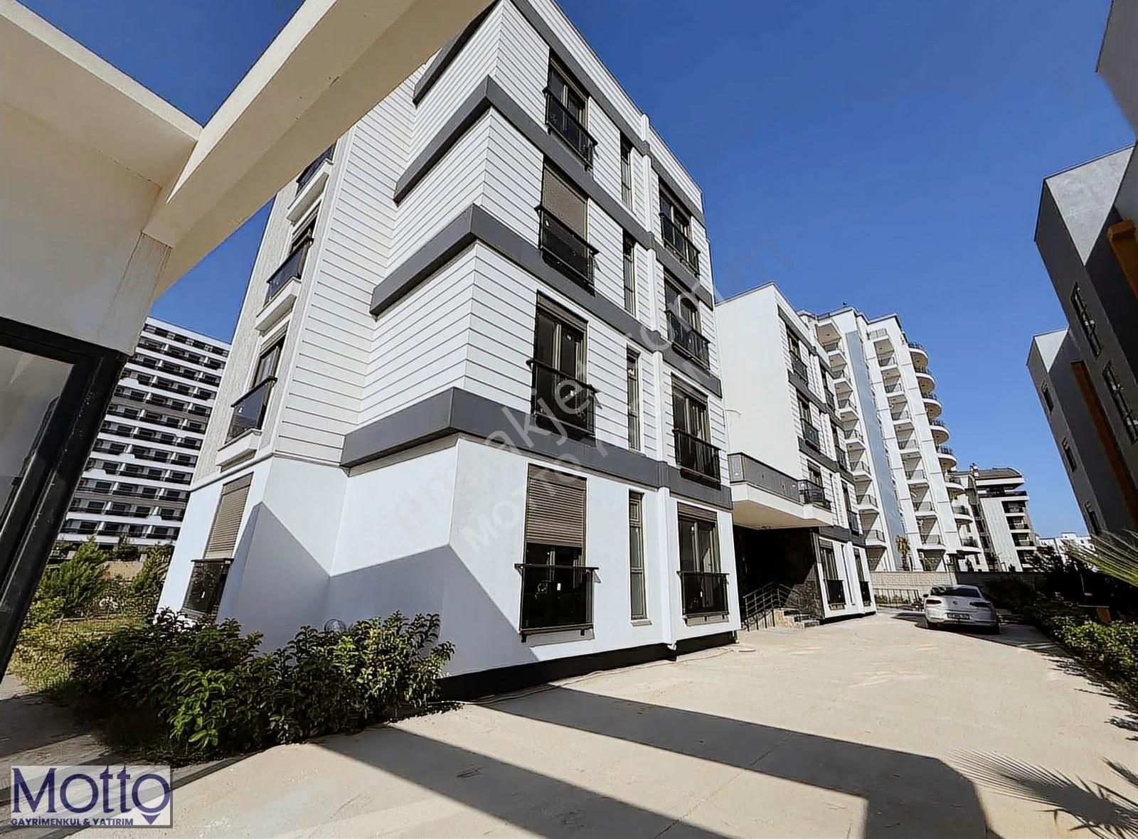 Yola Cephe Geniş Balkonlu Satılık 1+1 Daire - Görsel 5