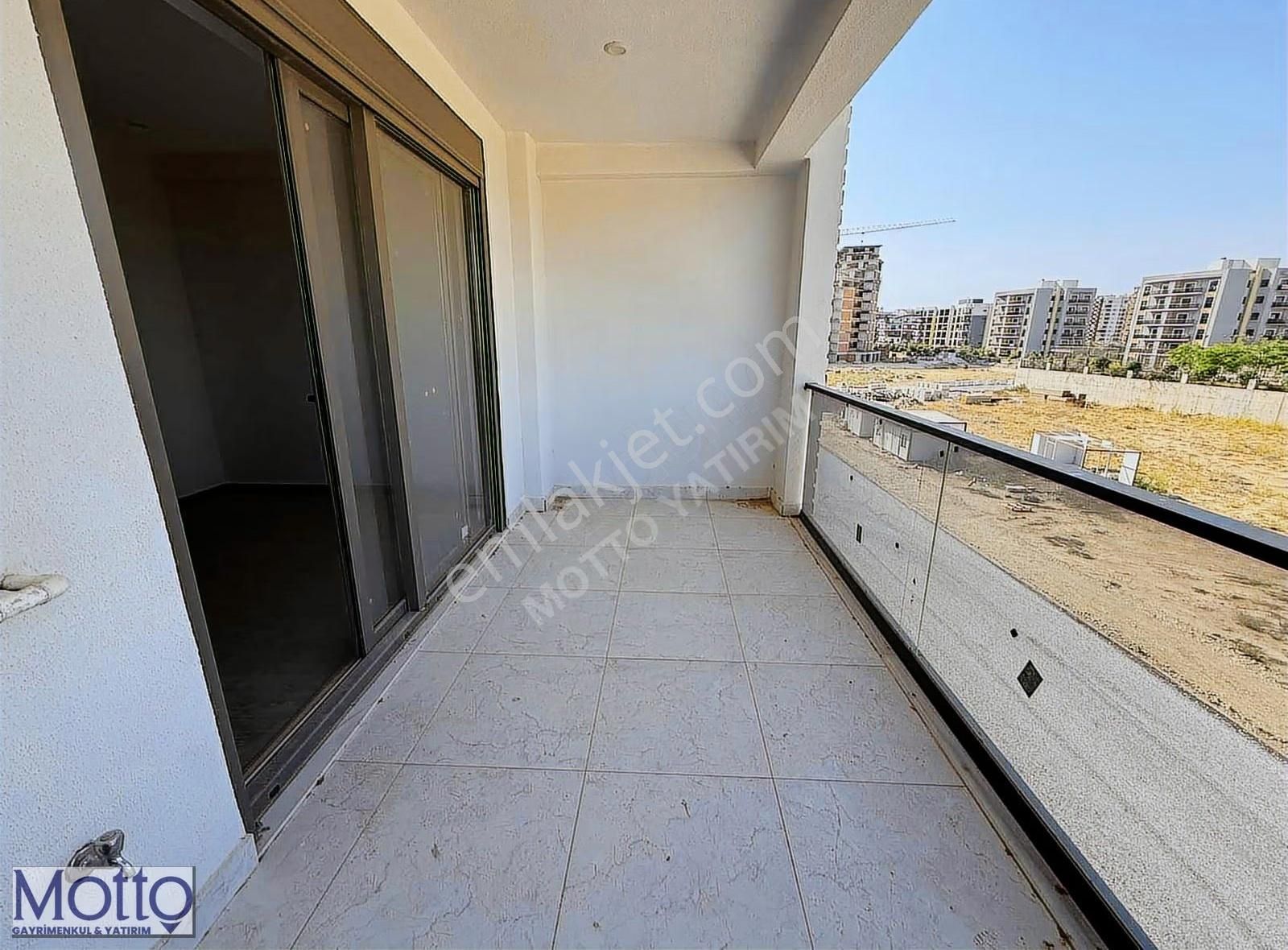 Yola Cephe Geniş Balkonlu Satılık 1+1 Daire - Görsel 8