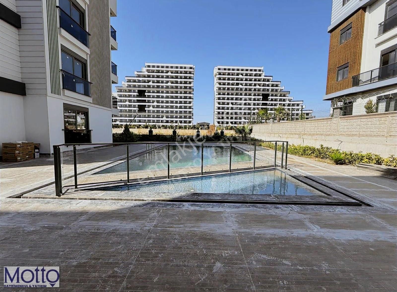 Yola Cephe Geniş Balkonlu Satılık 1+1 Daire - Görsel 11