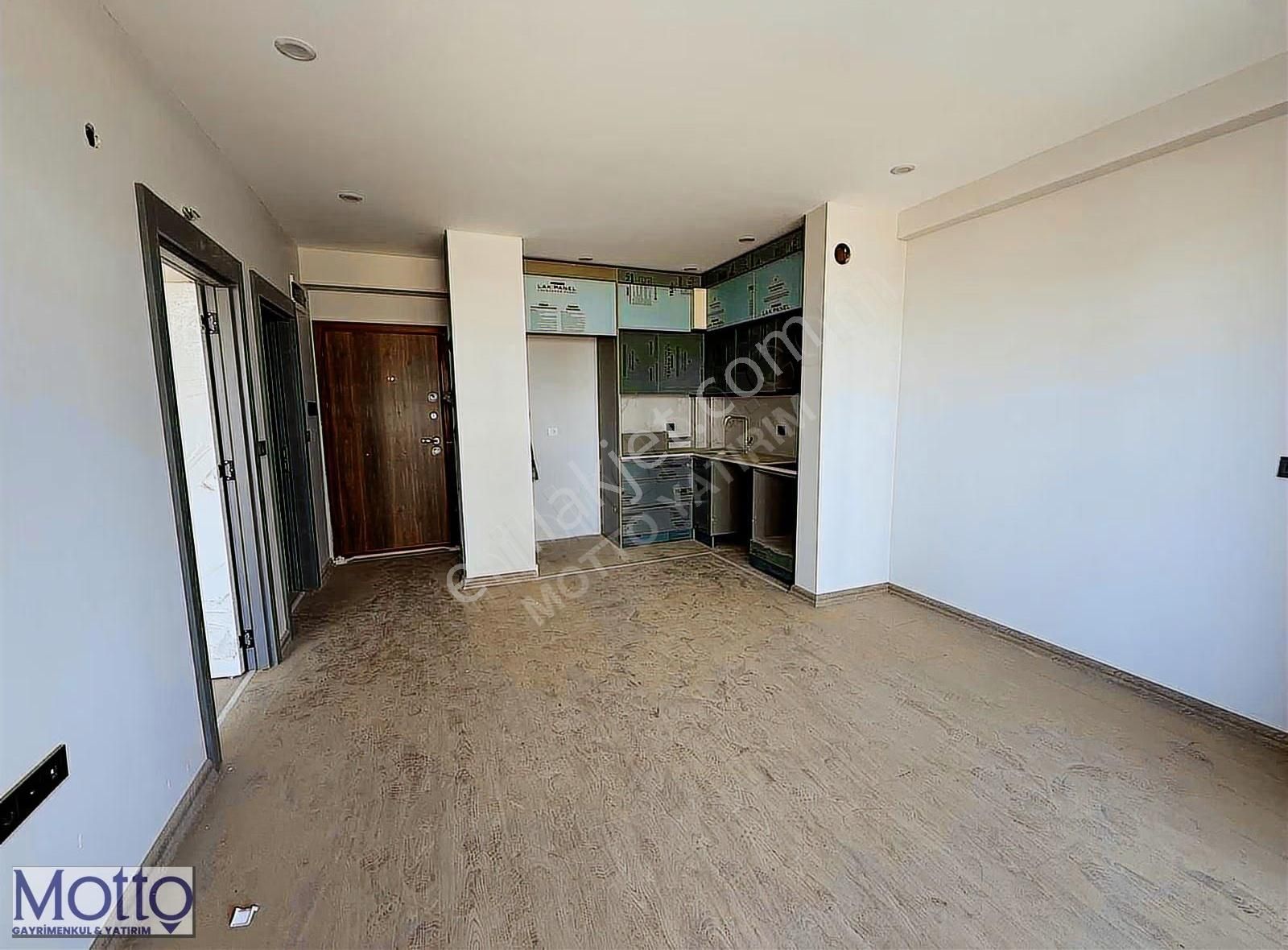 Yola Cephe Geniş Balkonlu Satılık 1+1 Daire - Görsel 2