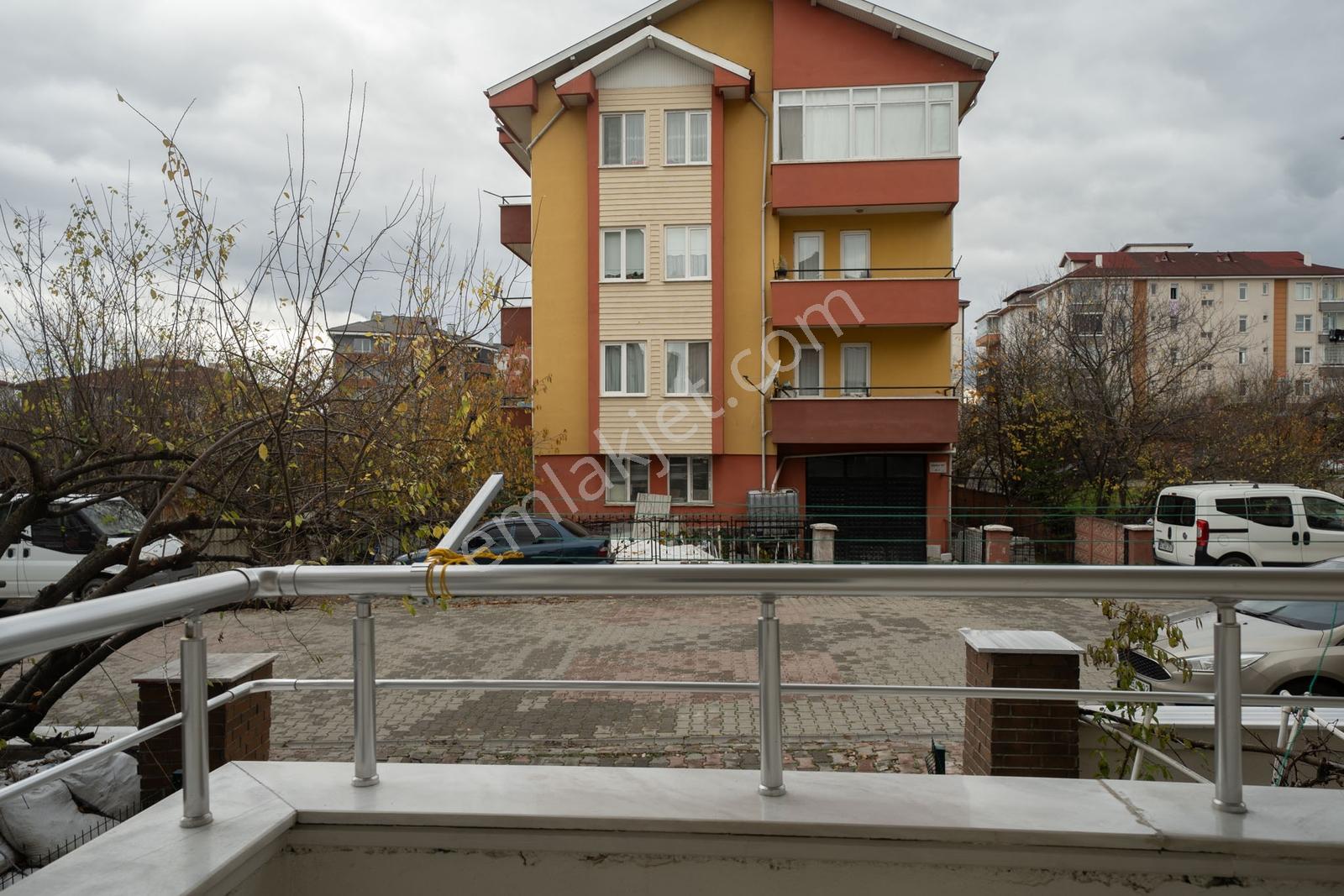 Bolu Sağlık Mahallesi Ebeveyn Banyolu Ferah Kiralık 3+1 Daire - Görsel 8