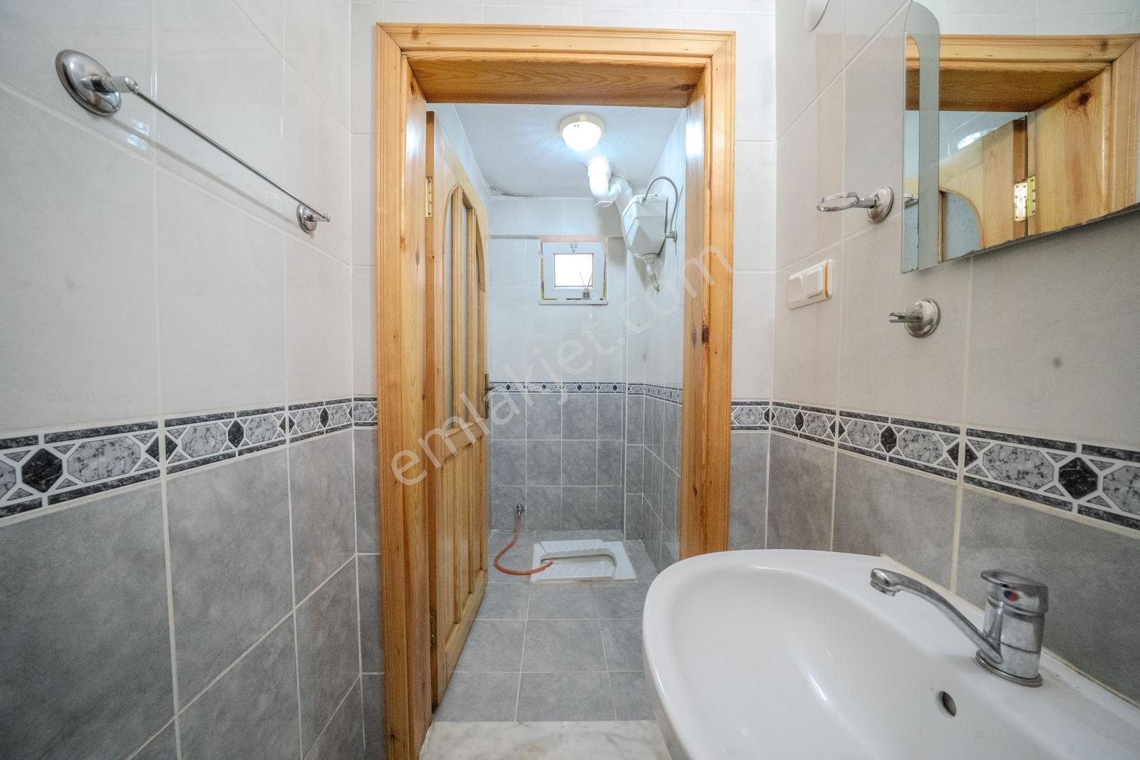 Bolu Sağlık Mahallesi Ebeveyn Banyolu Ferah Kiralık 3+1 Daire - Görsel 27