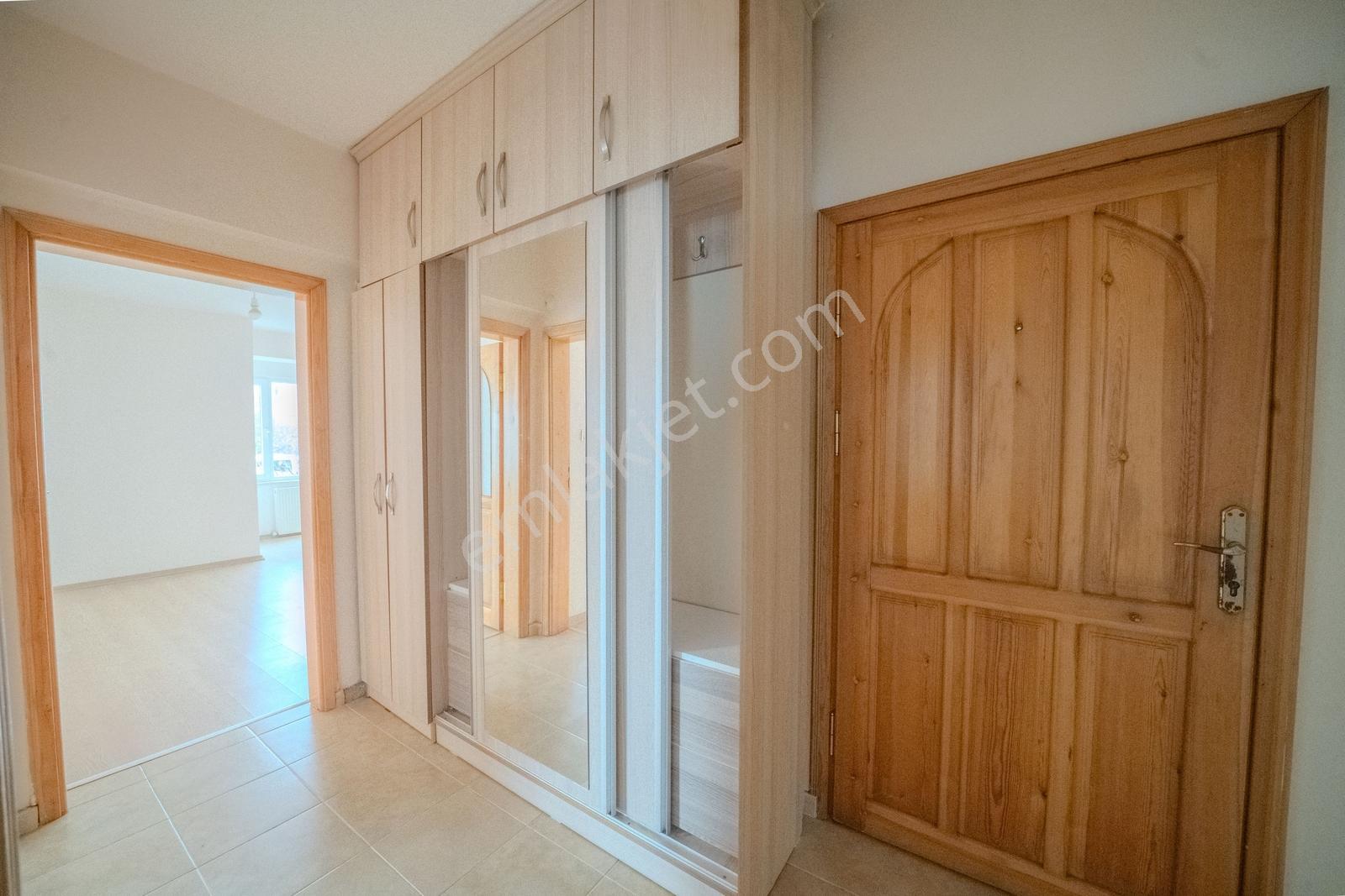 Bolu Sağlık Mahallesi Ebeveyn Banyolu Ferah Kiralık 3+1 Daire - Görsel 25