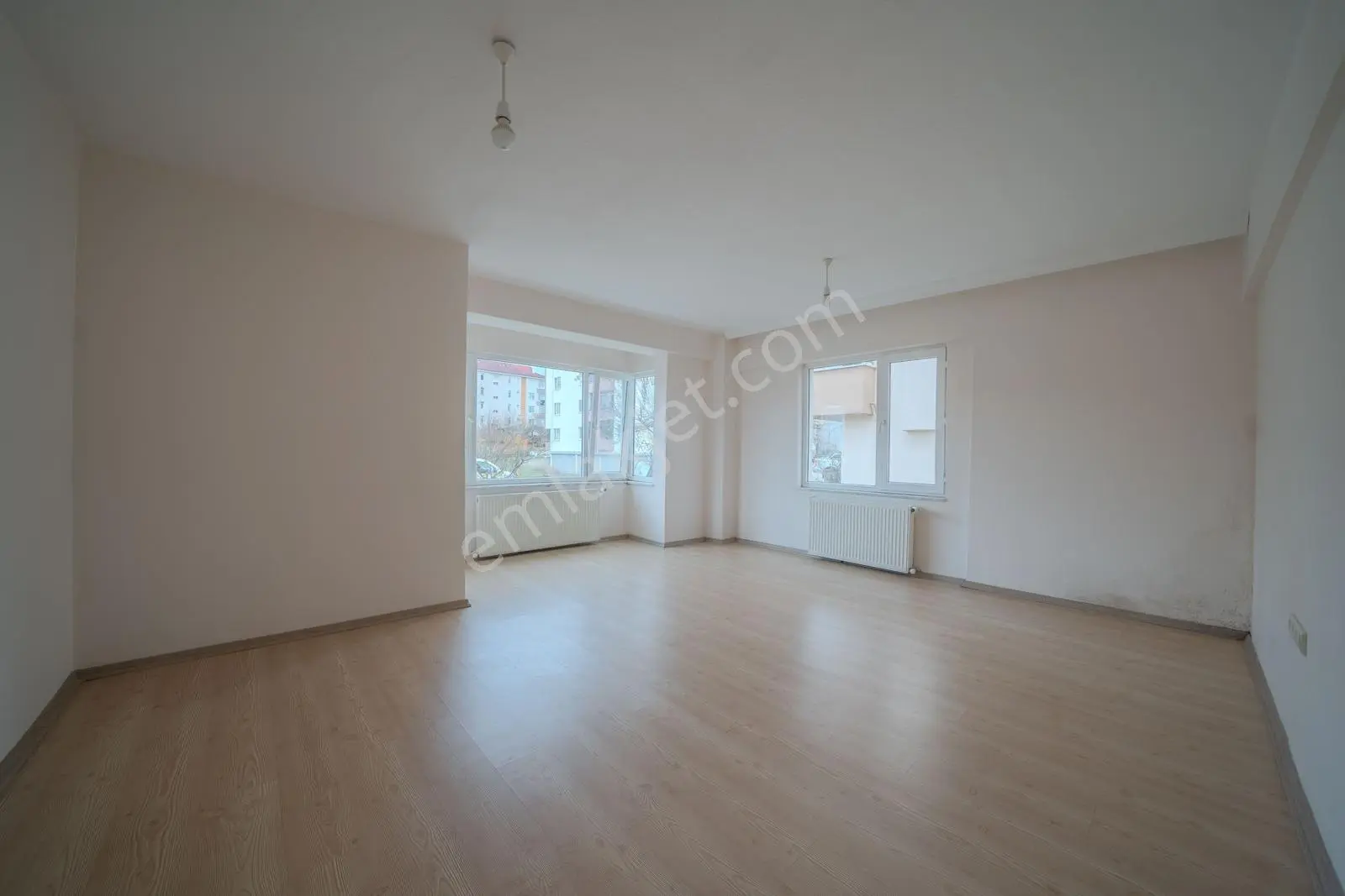 Bolu Sağlık Mahallesi Ebeveyn Banyolu Ferah Kiralık 3+1 Daire - Görsel 5