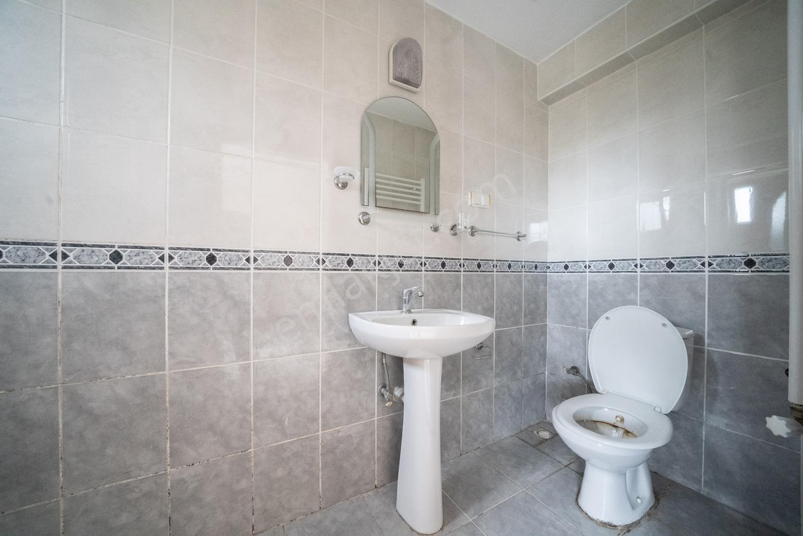 Bolu Sağlık Mahallesi Ebeveyn Banyolu Ferah Kiralık 3+1 Daire - Görsel 34