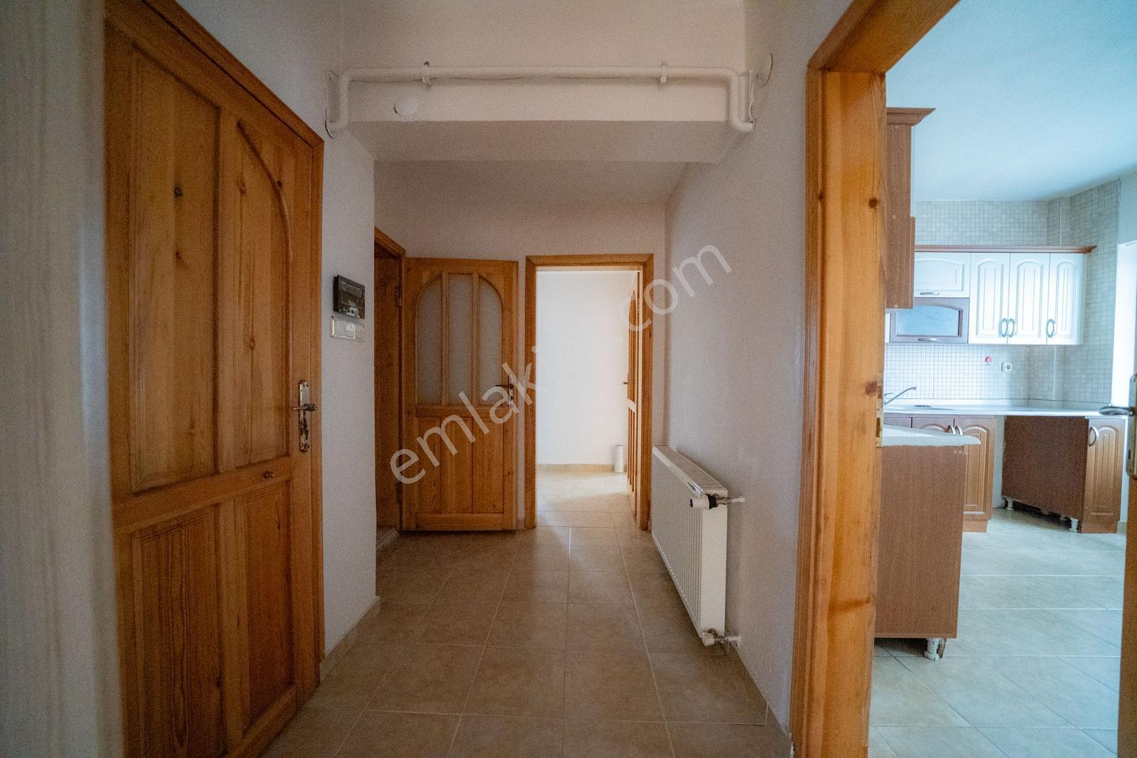 Bolu Sağlık Mahallesi Ebeveyn Banyolu Ferah Kiralık 3+1 Daire - Görsel 31