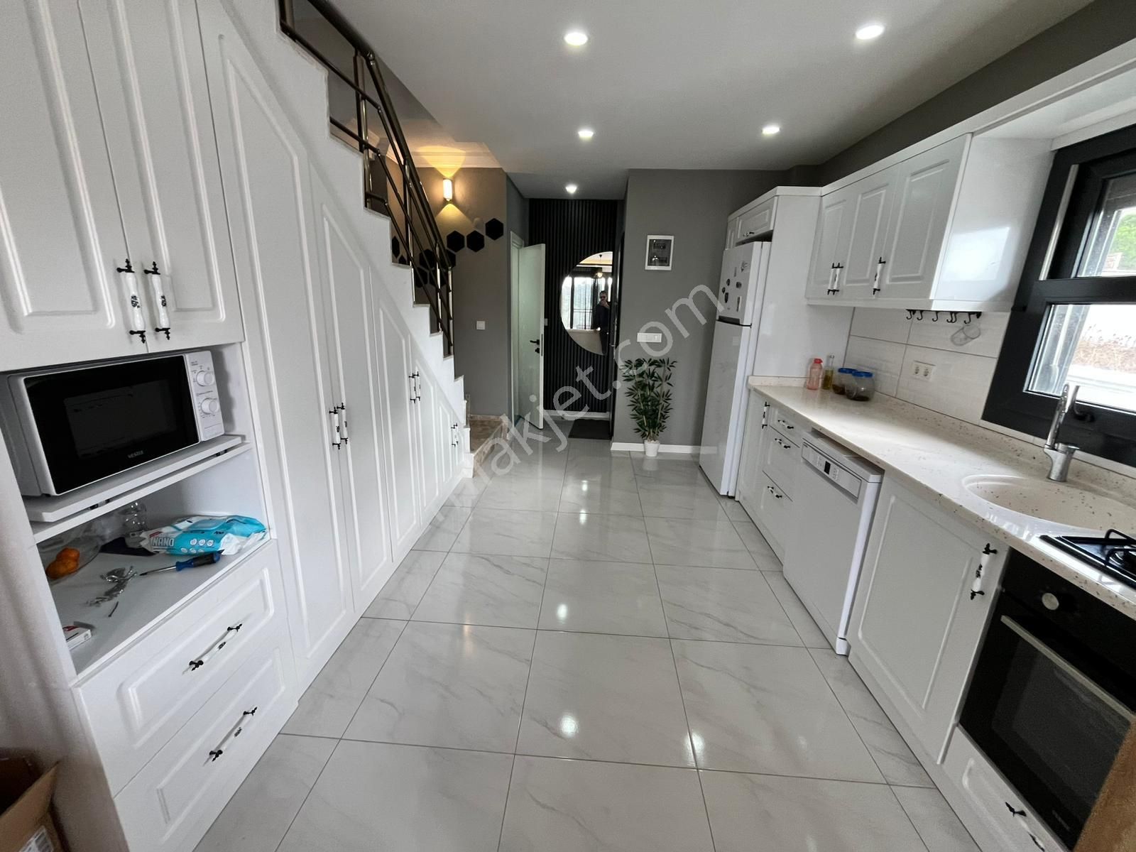 3+1 Ayrı Mutfak Müstakil Bahçeli Eşyalı Kat Mülkiyetli Yeni Villa - Görsel 12