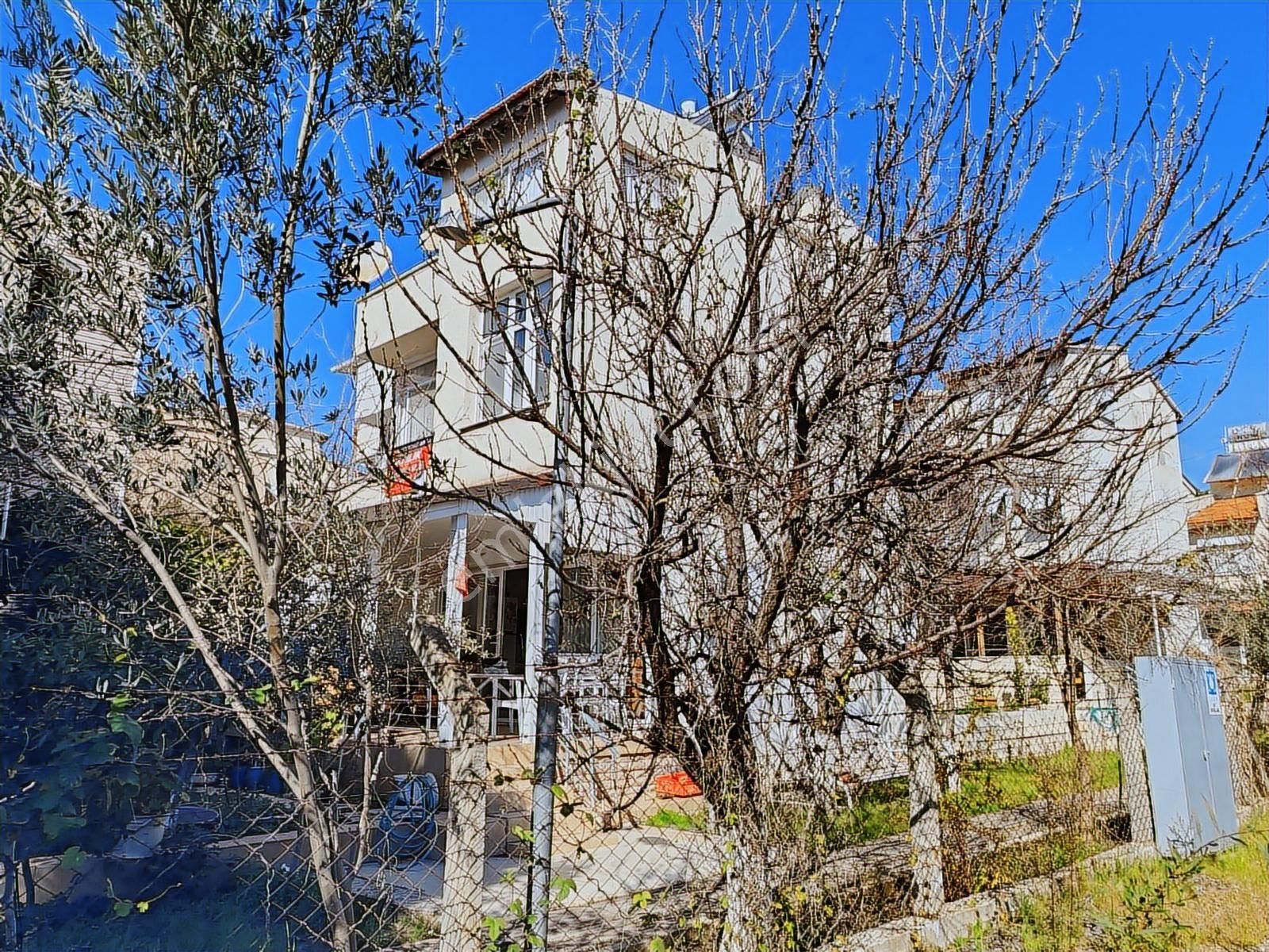 Akarca Acil Denize Yakın Site 3+1 Villa Rw Akar