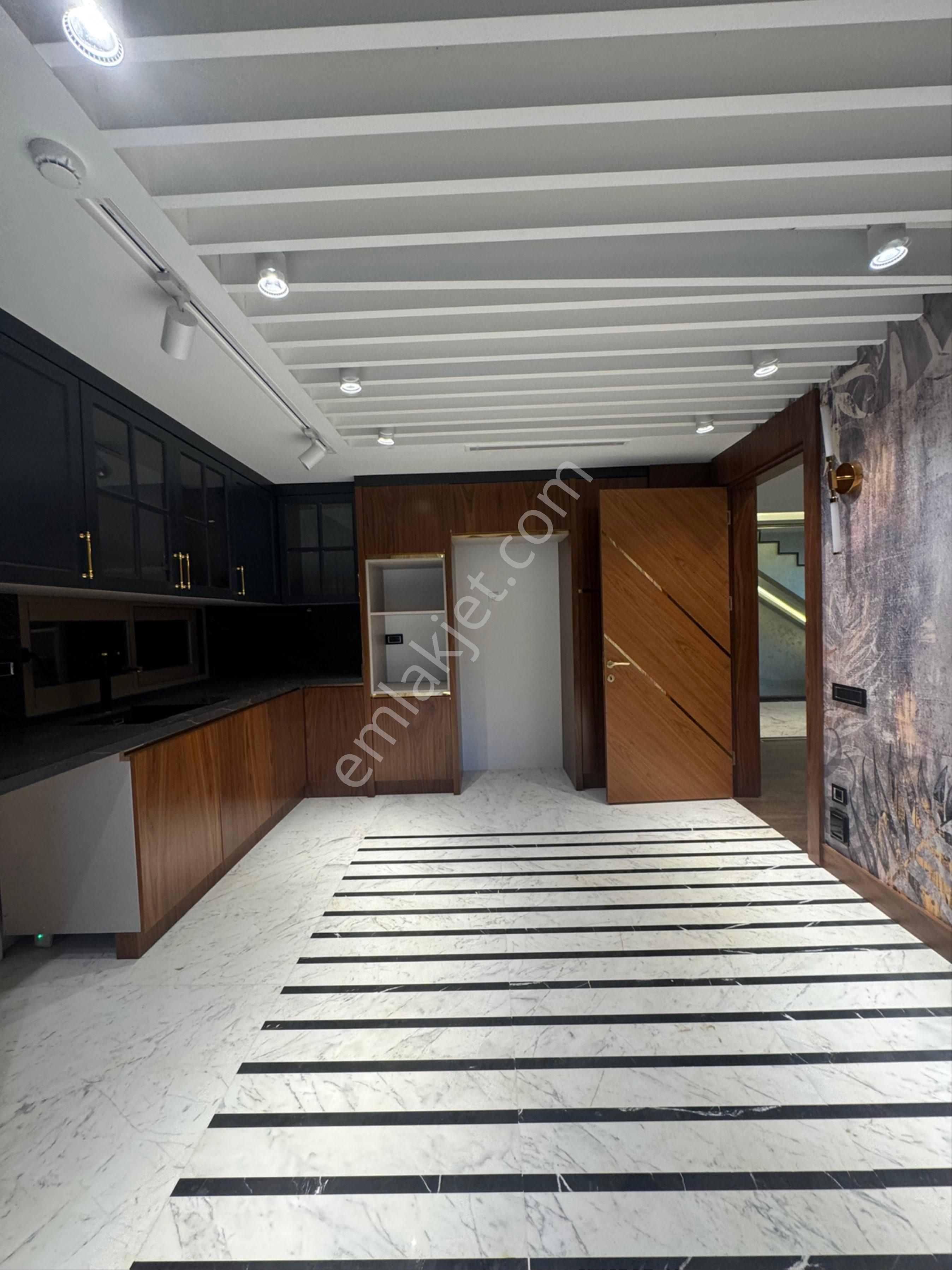 Satılık Özel Villa Asansörlü Hamam Sauna Kapalı Otoparklı - Görsel 28