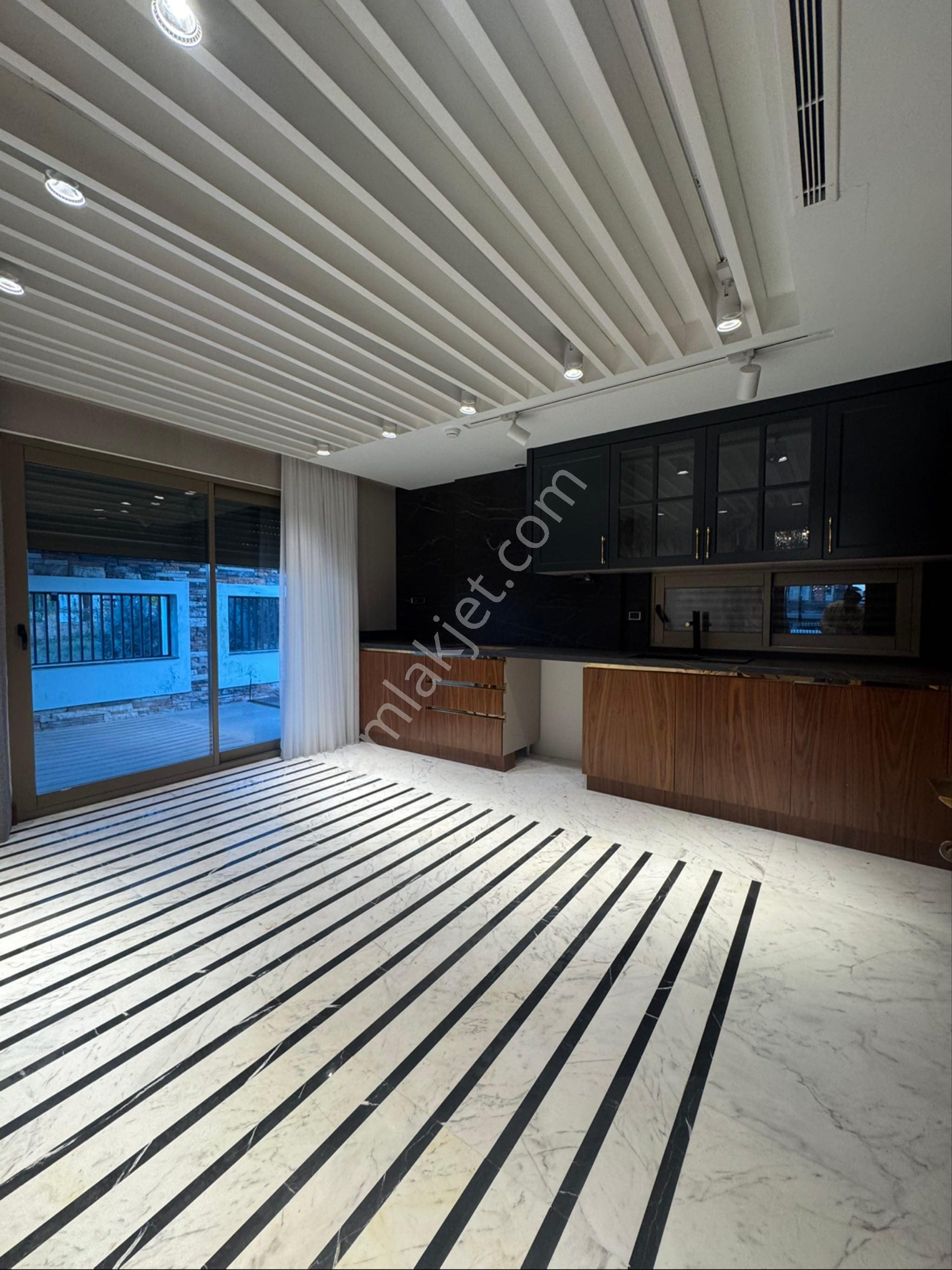 Satılık Özel Villa Asansörlü Hamam Sauna Kapalı Otoparklı - Görsel 27