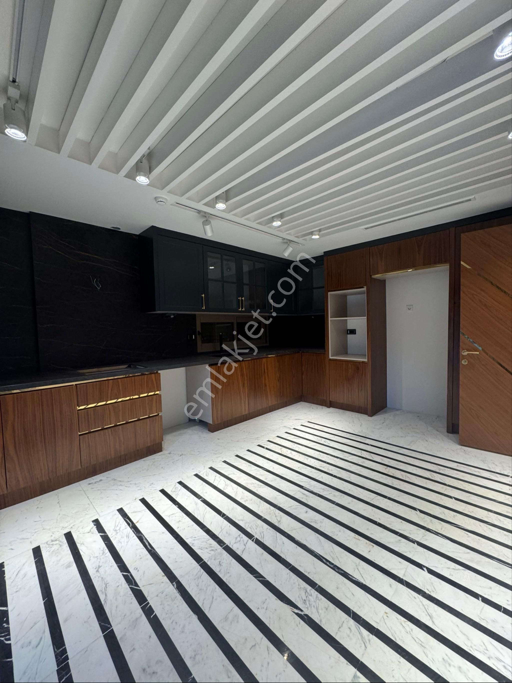 Satılık Özel Villa Asansörlü Hamam Sauna Kapalı Otoparklı - Görsel 31