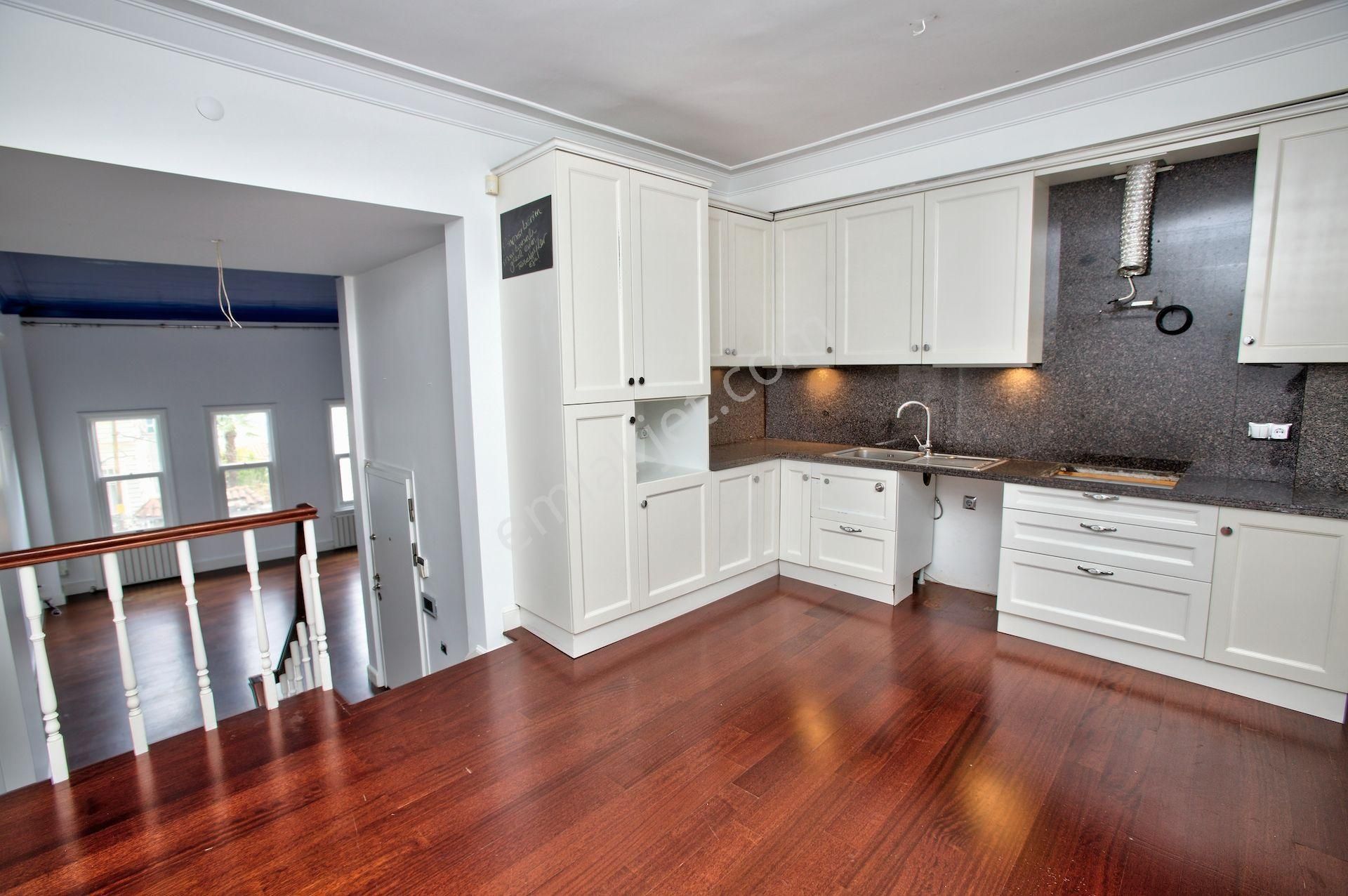 Arnavutköy’de Muhteşem Boğaz Manzaralı, Müstakil Ev. - Görsel 13