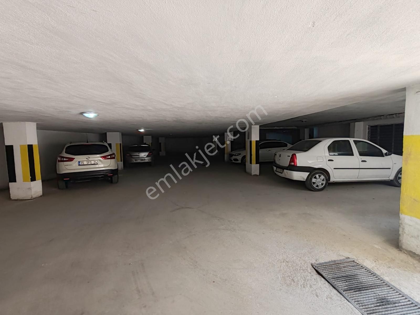 Rw Akar// Site İçinde Kapalı Otoparklı Bahçe Kullanımlı 2+1 - Görsel 15