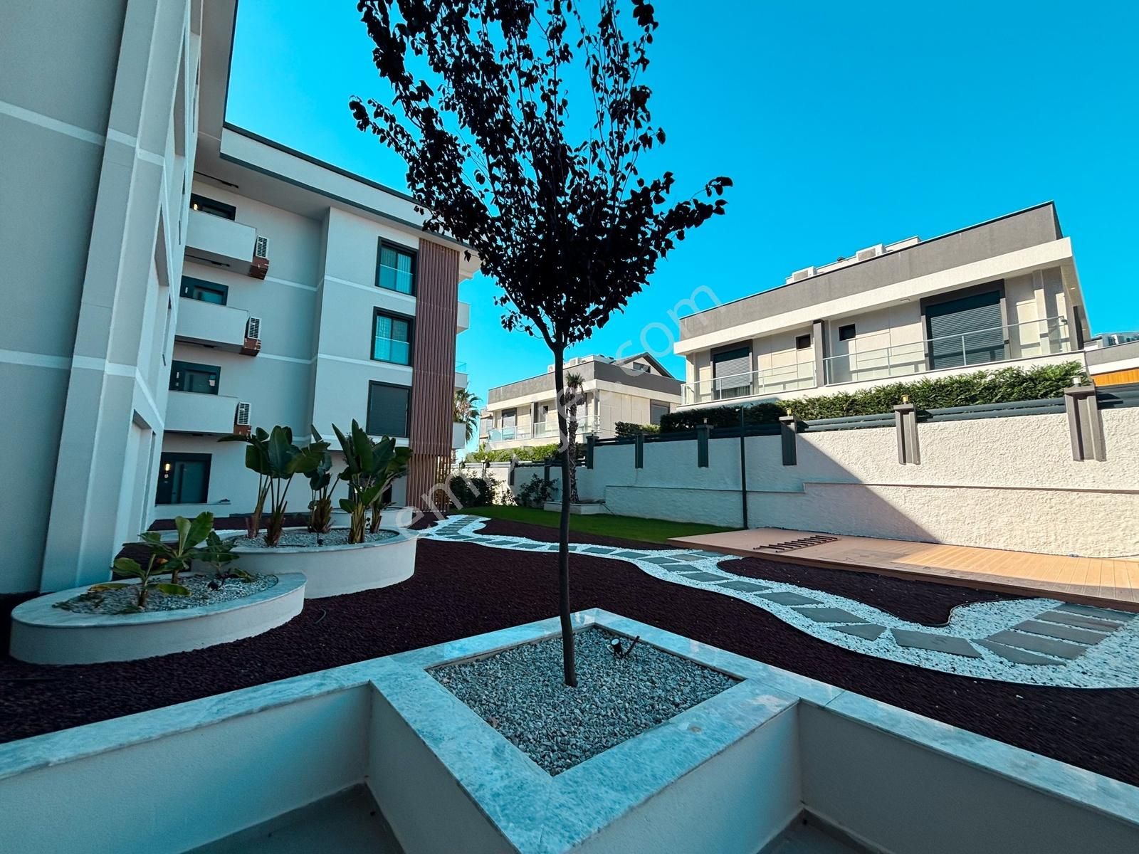 Rw Akar // Lilyum Park Sitesi'nde 30 M2 Bahçeli 2+1 Köşe Daire - Görsel 14