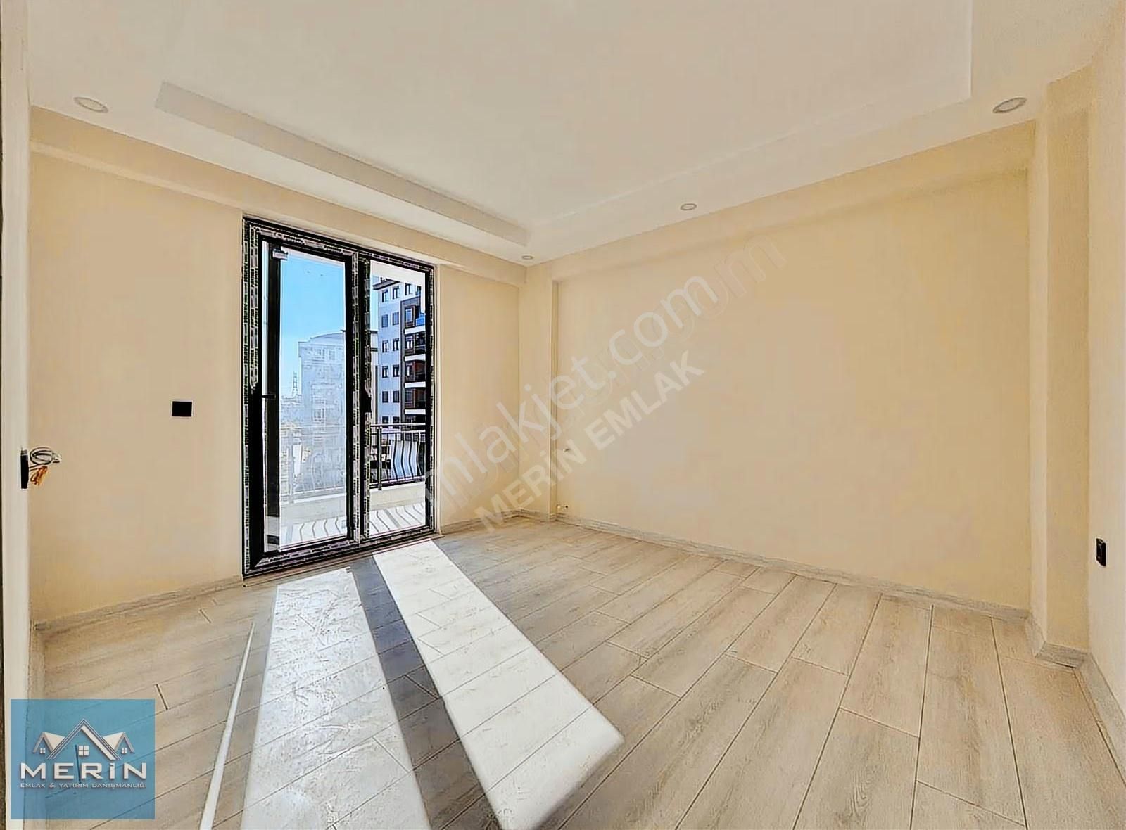 Varsak Aydoğmuş'ta 2+1 Havuzlu Site İçi Katta Satılık Daire