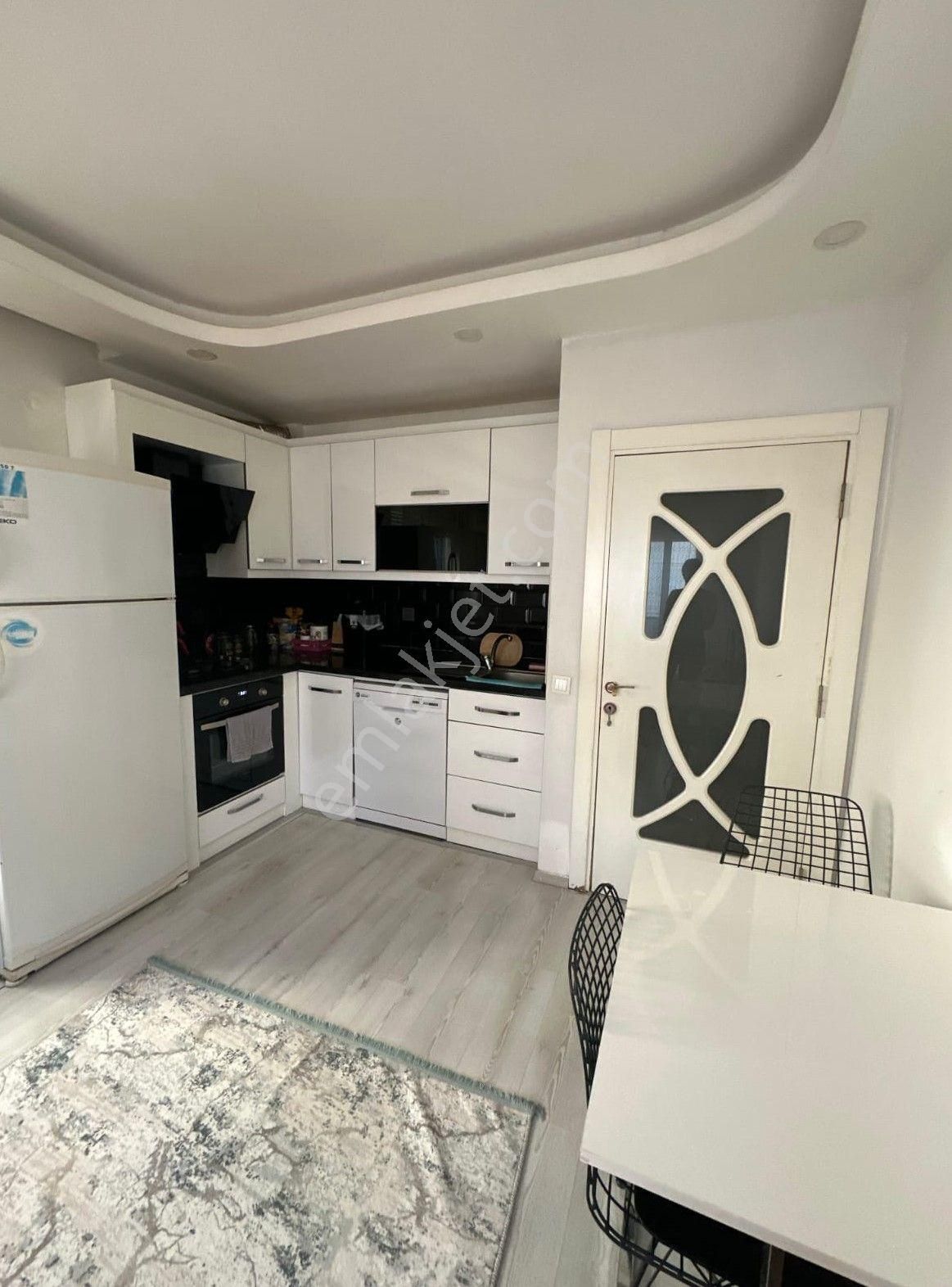 Gebizli 'de Eşyalı , Katta 5 Yaşında Masrafsız 1+1 Satılık Daire - Görsel 3