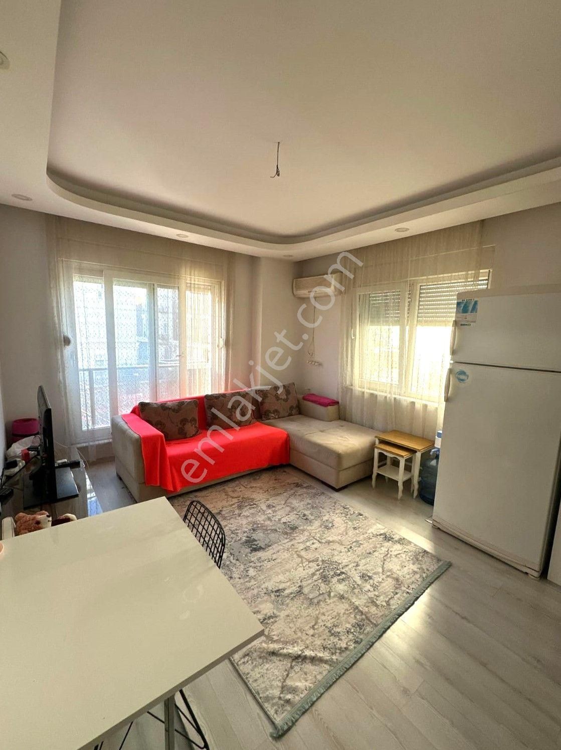 Gebizli 'de Eşyalı , Katta 5 Yaşında Masrafsız 1+1 Satılık Daire