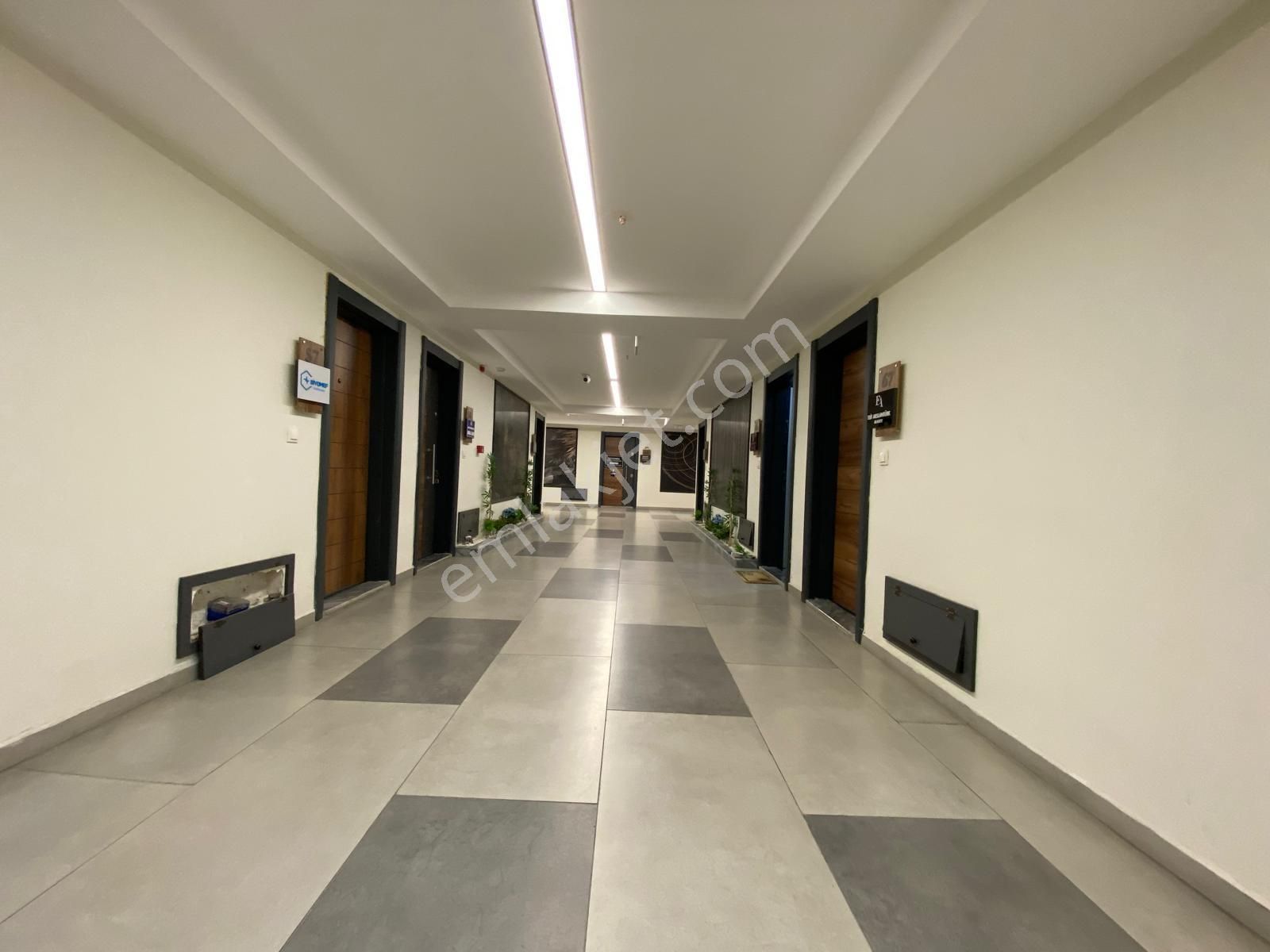 Yeni Çarşı Ticaret Merkezinde, Yatırımlık Kiracılı Satılık Ofis - Görsel 2