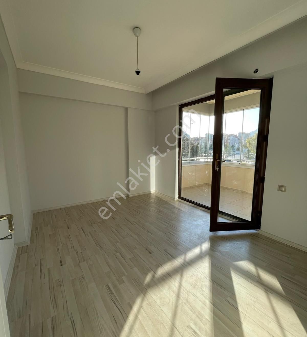Baha'dan Beyşehir Caddesi Üzerinde Geniş 4+1 Daire - Görsel 14