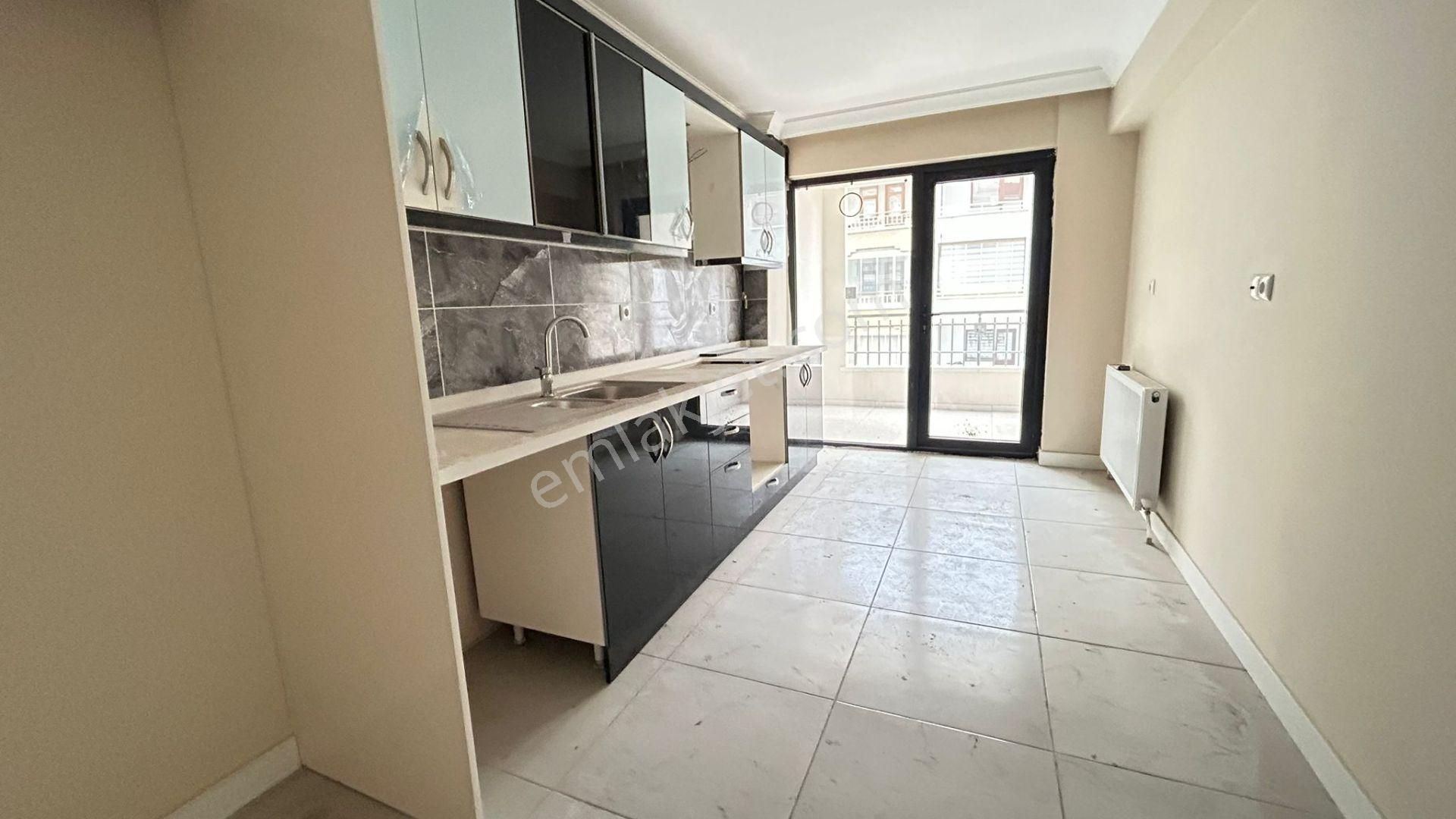 Yenimahalle Metro Yakını Sıfır Binada Ara Katta Asansörlü 3+1 Satılık Daire