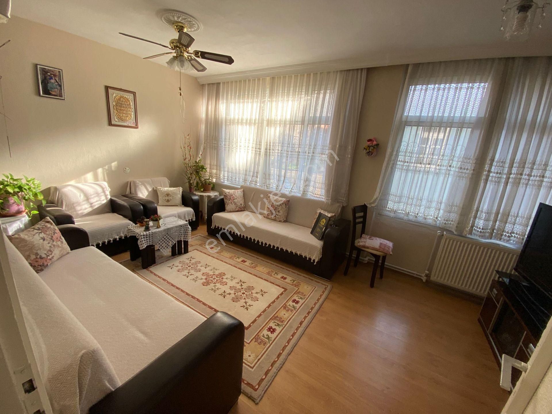 Acill Konak Eşrefpaşa Cad.si Yakını Kocatepe Mah.de 2+1 80m2 Dgazlı Ayrı Mutfak Satılık Daire