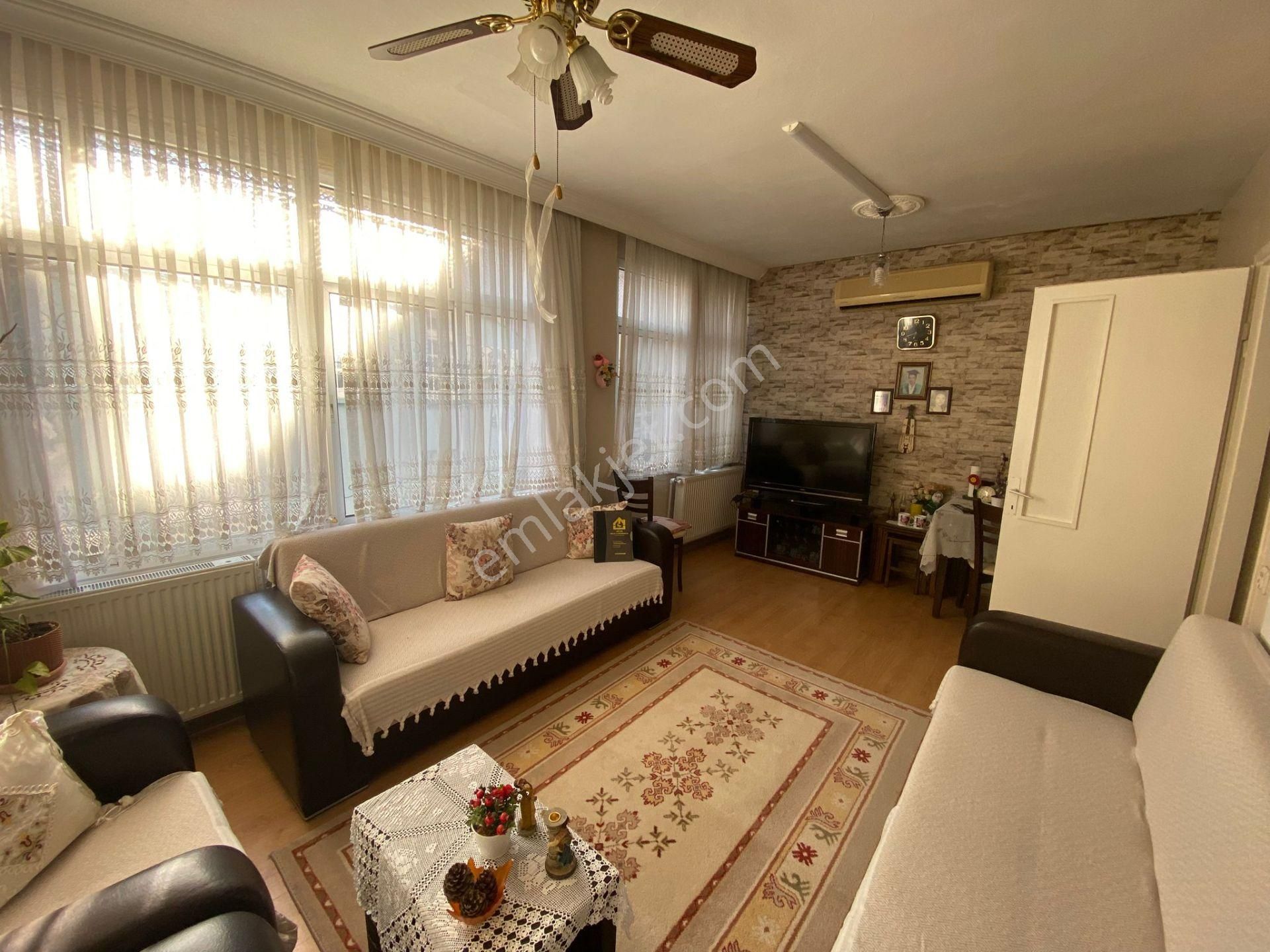 Acill Konak Eşrefpaşa Cad.si Yakını Kocatepe Mah.de 2+1 80m2 Dgazlı Ayrı Mutfak Satılık Daire - Görsel 2