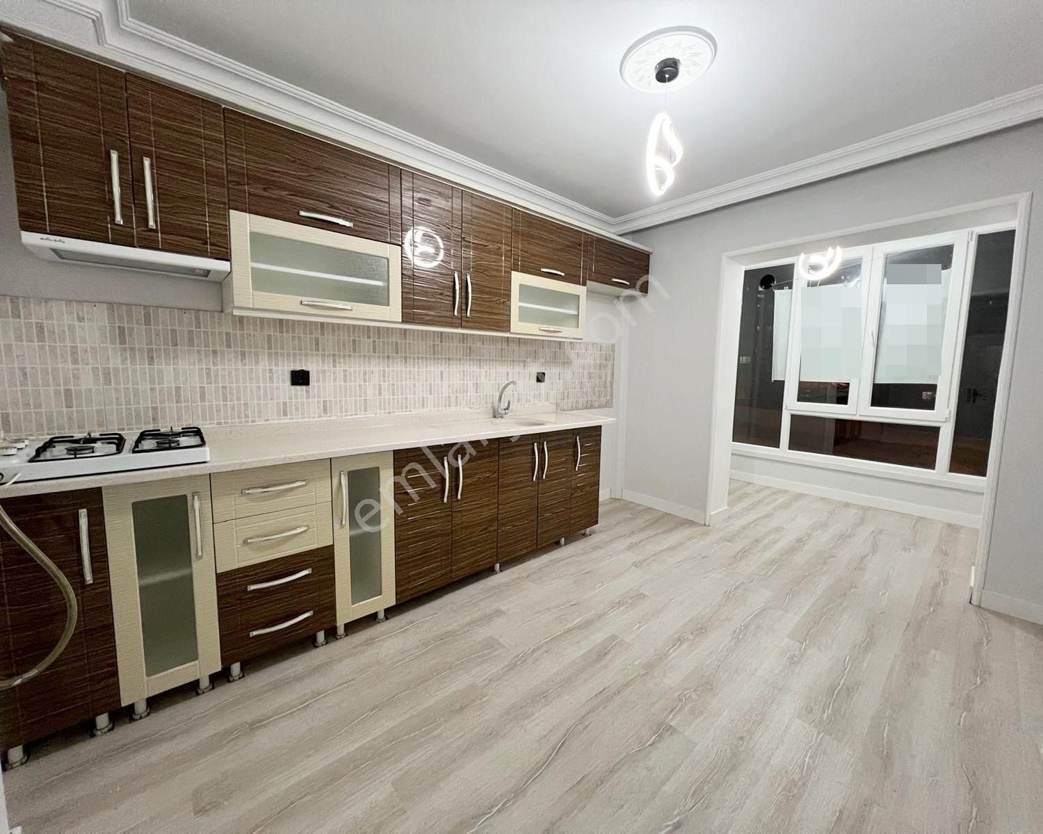 Ufuktepe Mahallesi'nde Cadde Üzeri Full Yapılı 3+1 Daire! - Görsel 3