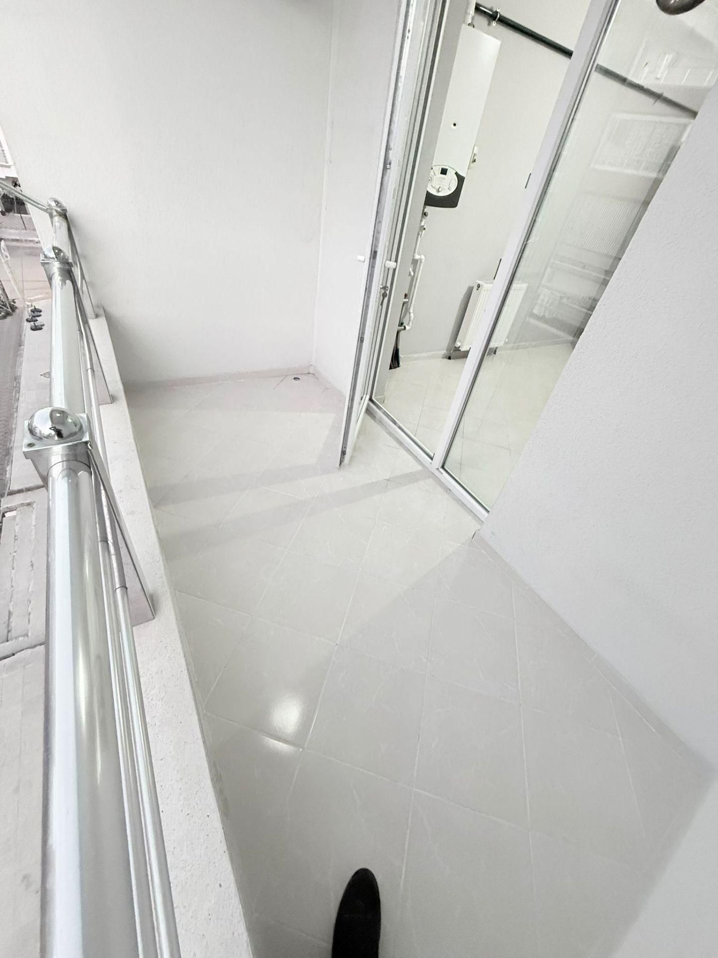 Yıldız'dan Merkezi Konumda Ara Kat Geniş Balkonlu 3+1 Kiralık !! - Görsel 7