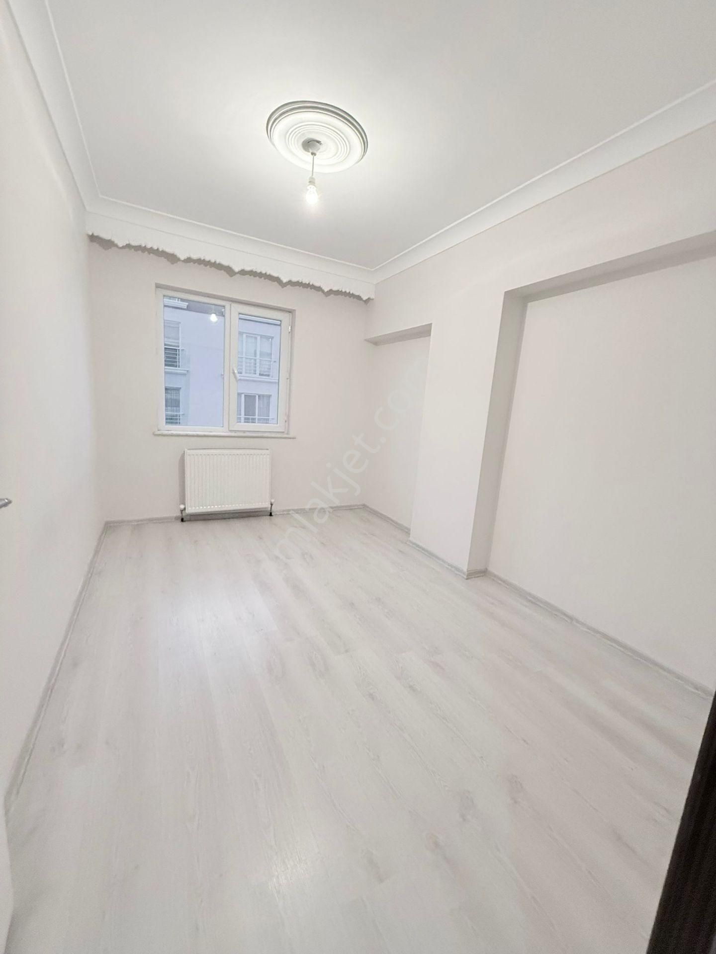 Yıldız'dan Merkezi Konumda Ara Kat Geniş Balkonlu 3+1 Kiralık !! - Görsel 8