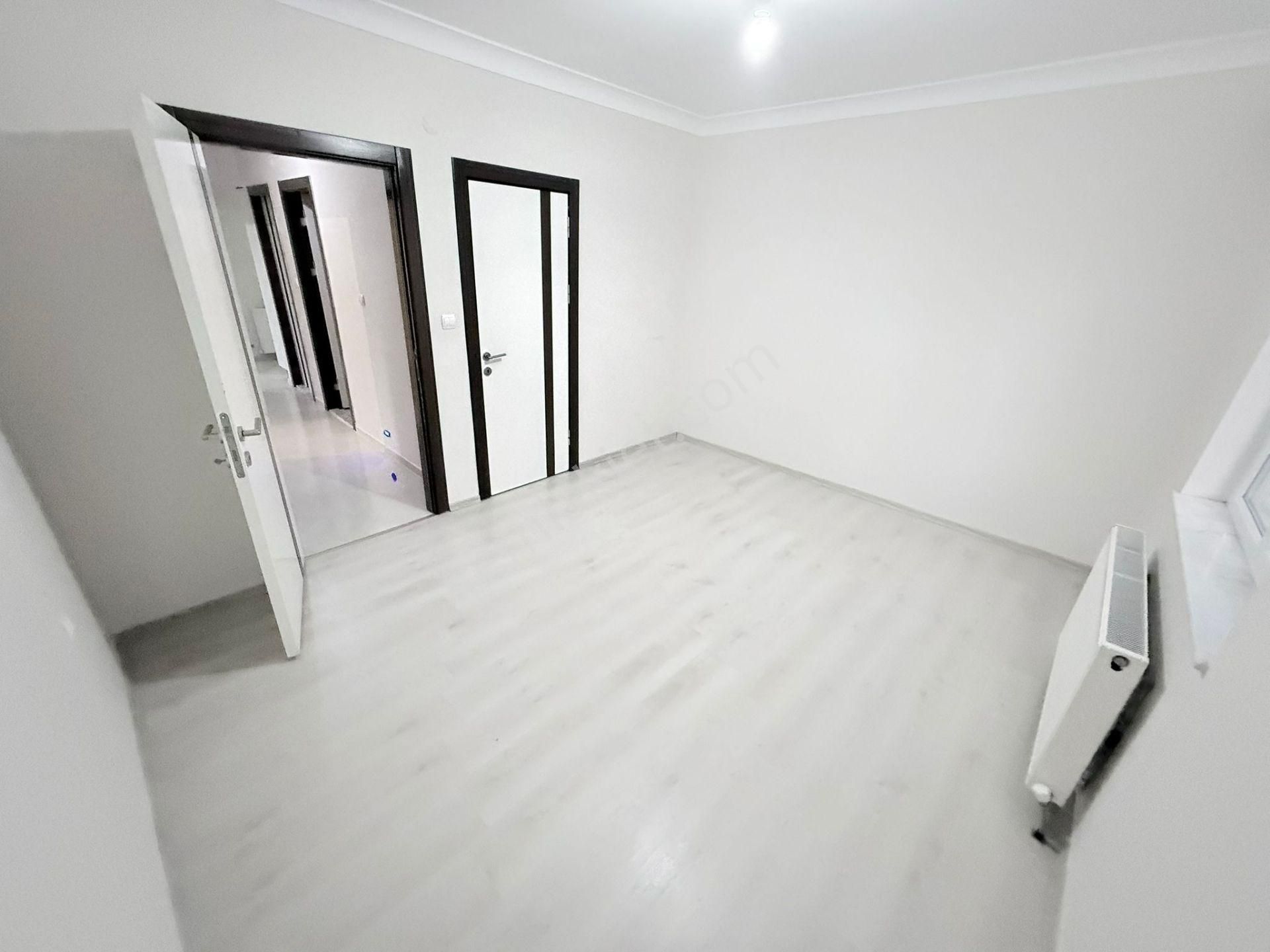 Yıldız'dan Merkezi Konumda Ara Kat Geniş Balkonlu 3+1 Kiralık !! - Görsel 18