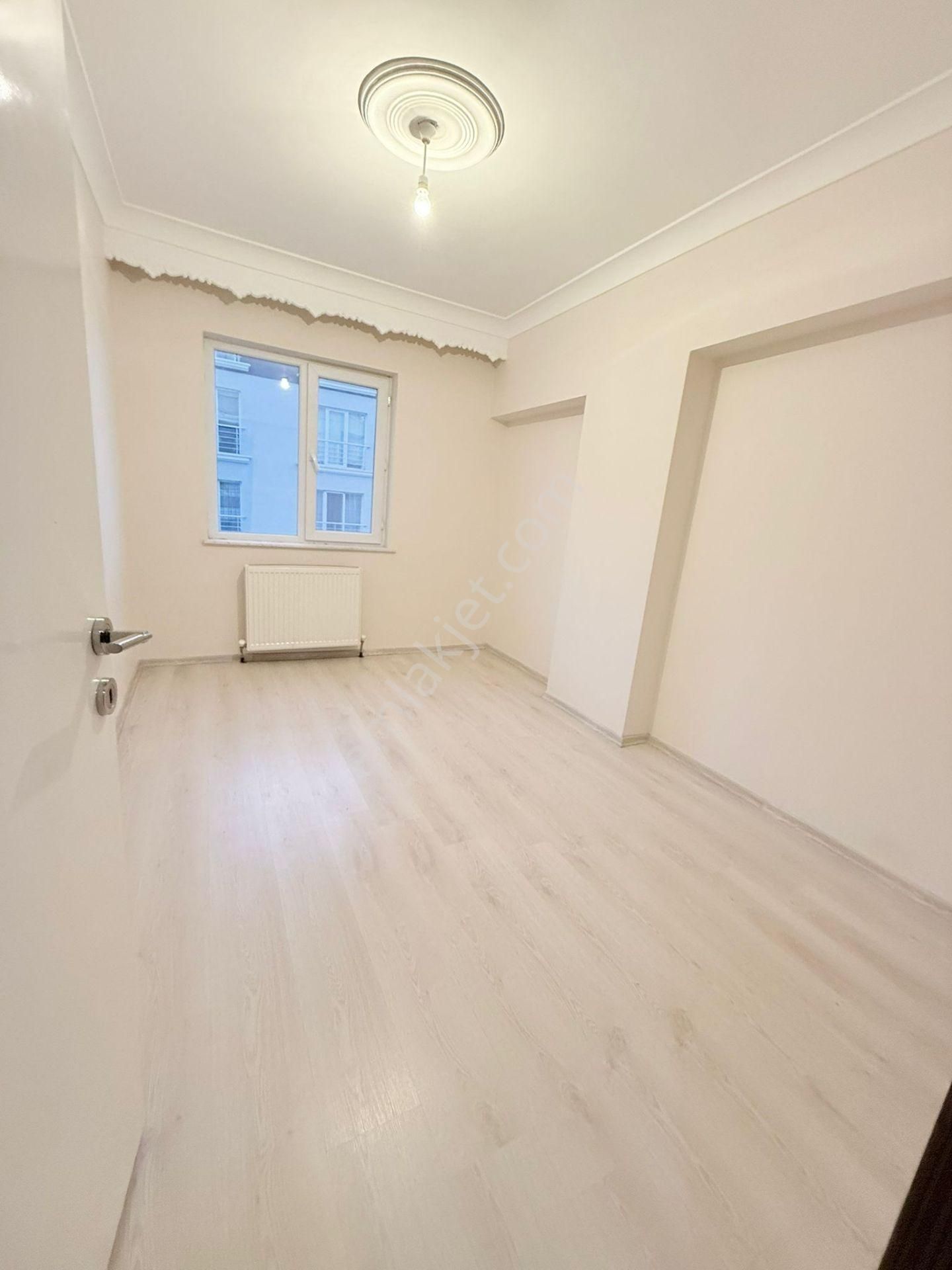 Yıldız'dan Merkezi Konumda Ara Kat Geniş Balkonlu 3+1 Kiralık !! - Görsel 16