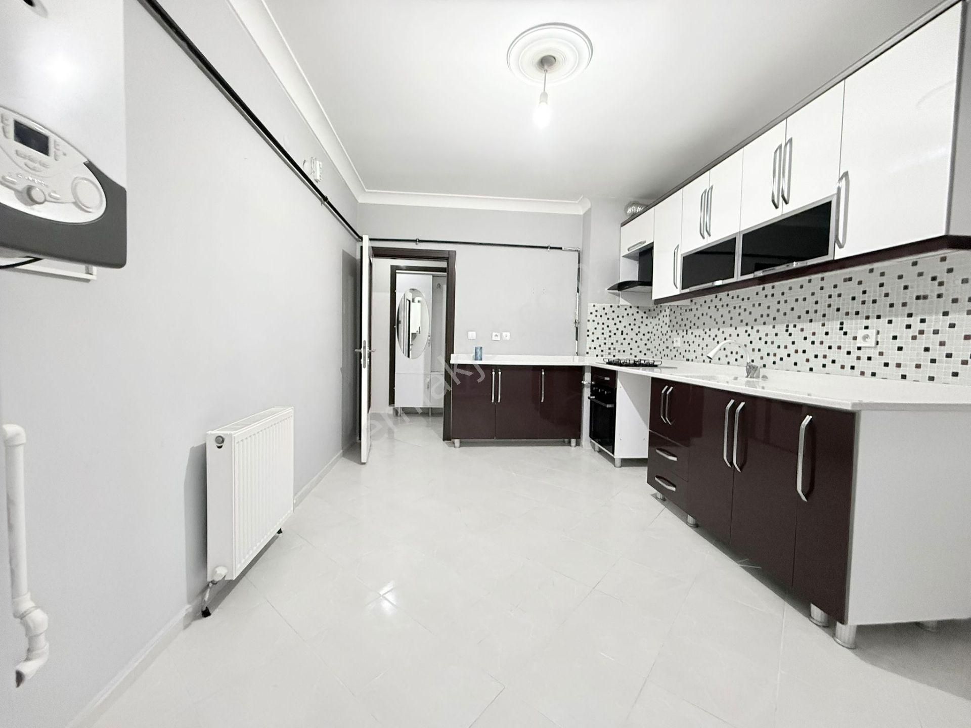Yıldız'dan Merkezi Konumda Ara Kat Geniş Balkonlu 3+1 Kiralık !! - Görsel 5