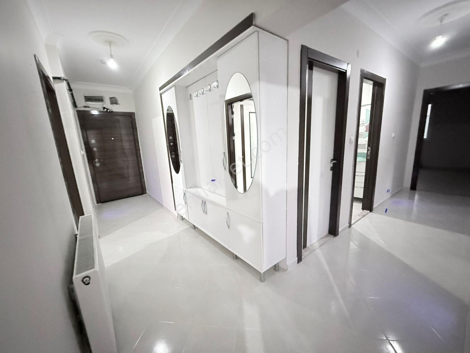 Yıldız'dan Merkezi Konumda Ara Kat Geniş Balkonlu 3+1 Kiralık !! - Görsel 21
