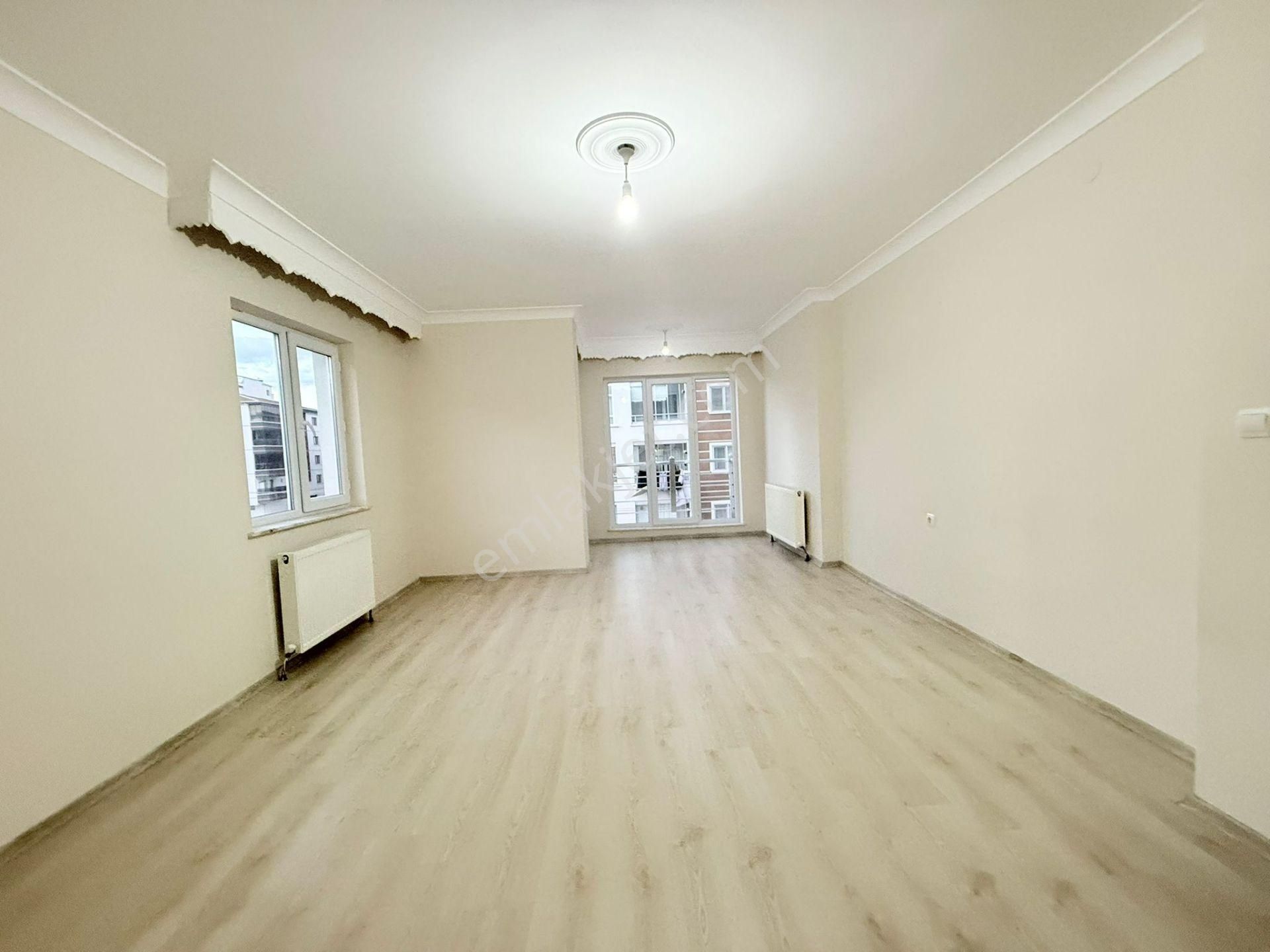 Yıldız'dan Merkezi Konumda Ara Kat Geniş Balkonlu 3+1 Kiralık !! - Görsel 14