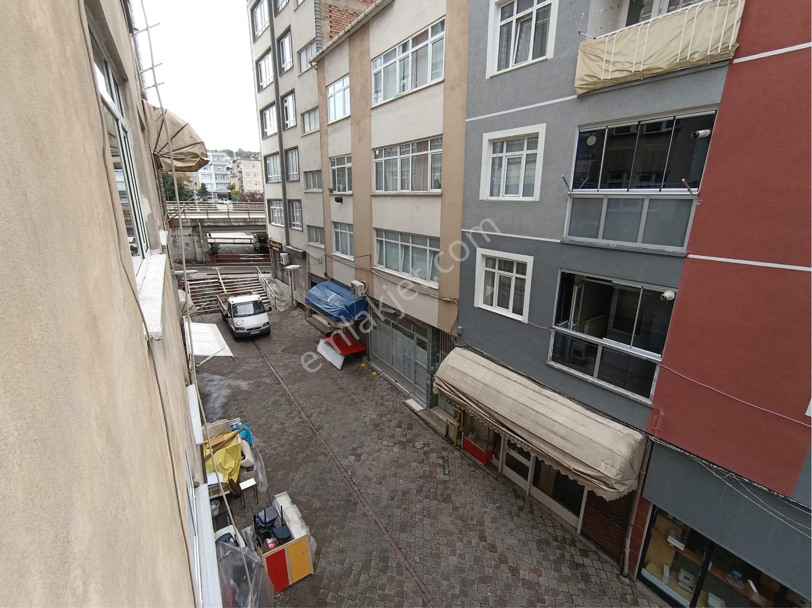 Hürriyet Mahallesinde İci Temiz Satılık Daire - Görsel 11