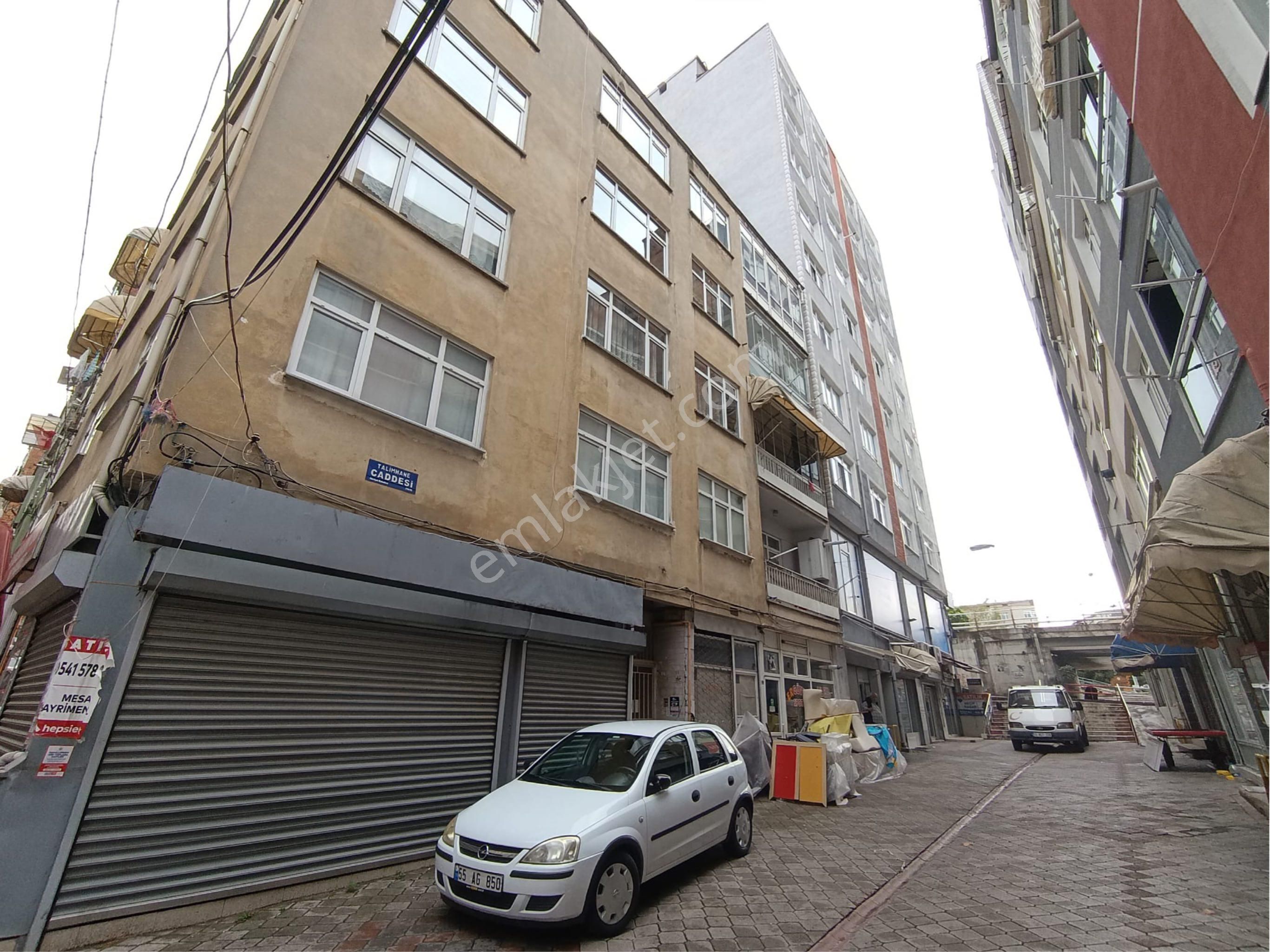 Hürriyet Mahallesinde İci Temiz Satılık Daire