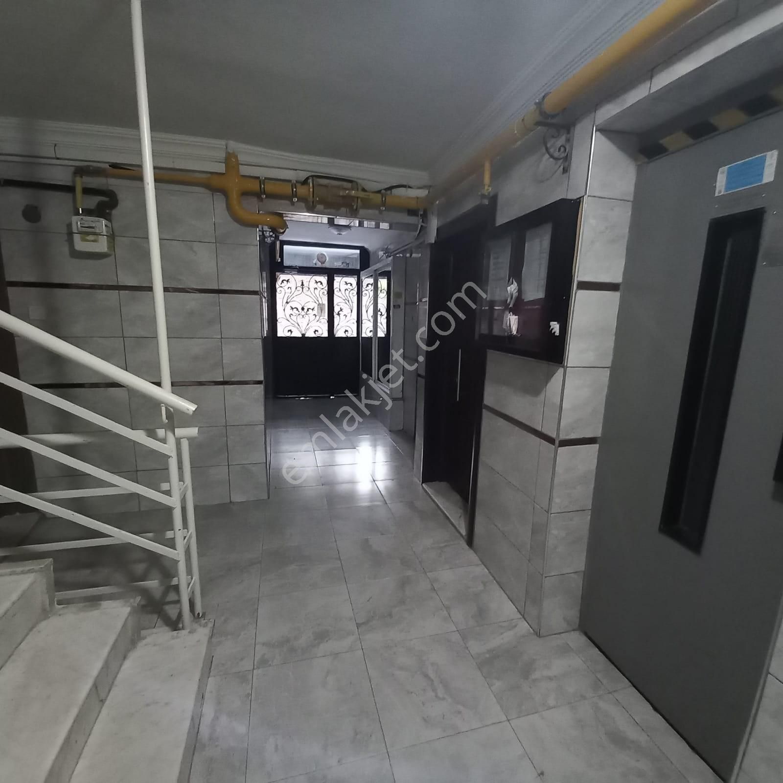 Bornova Evka 4 Mahallesinde Satılık 2+1 Kapalı Mutfak Daire - Görsel 6