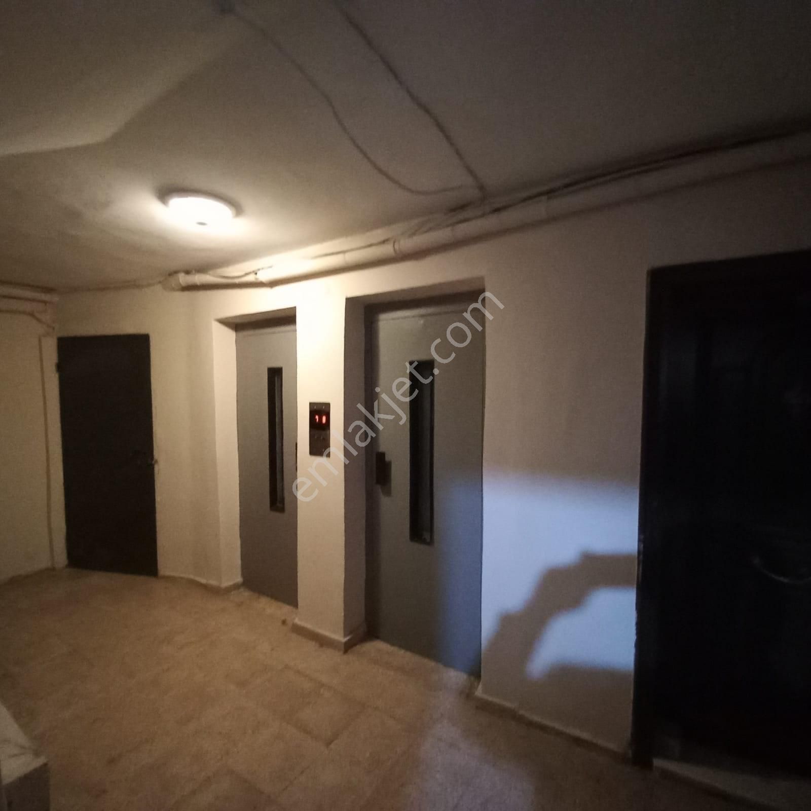 Bornova Evka 4 Mahallesinde Satılık 2+1 Kapalı Mutfak Daire - Görsel 11