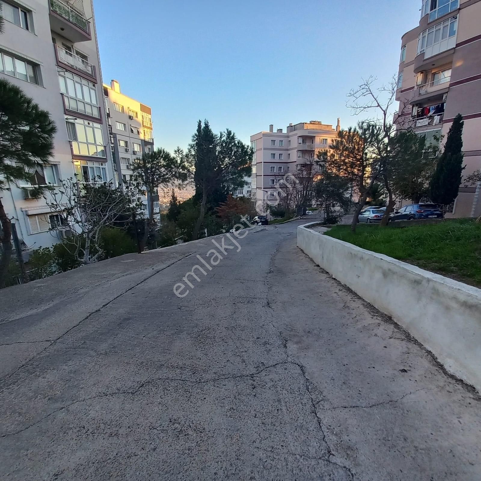 Bornova Evka 4 Mahallesinde Satılık 2+1 Kapalı Mutfak Daire - Görsel 20