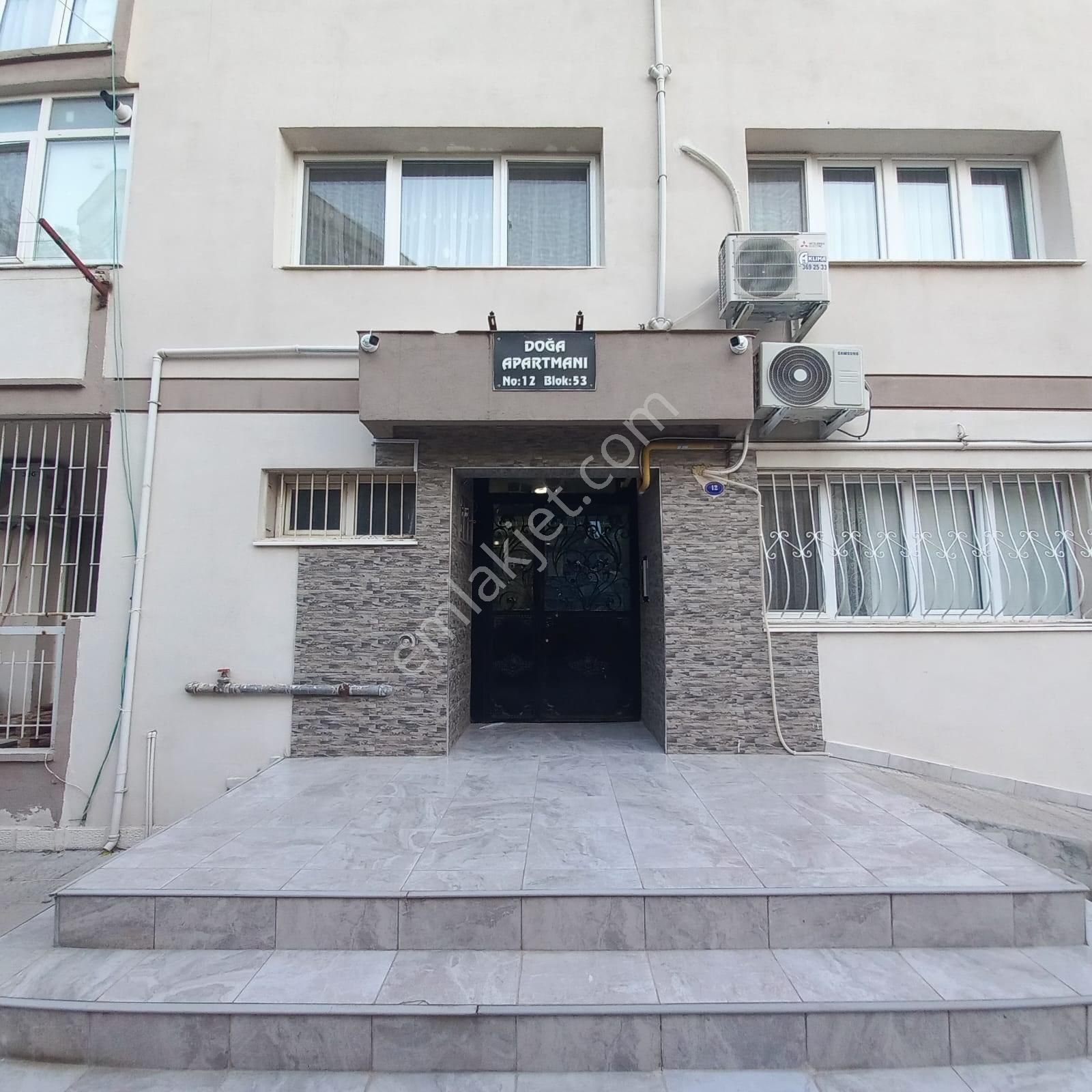 Bornova Evka 4 Mahallesinde Satılık 2+1 Kapalı Mutfak Daire - Görsel 2